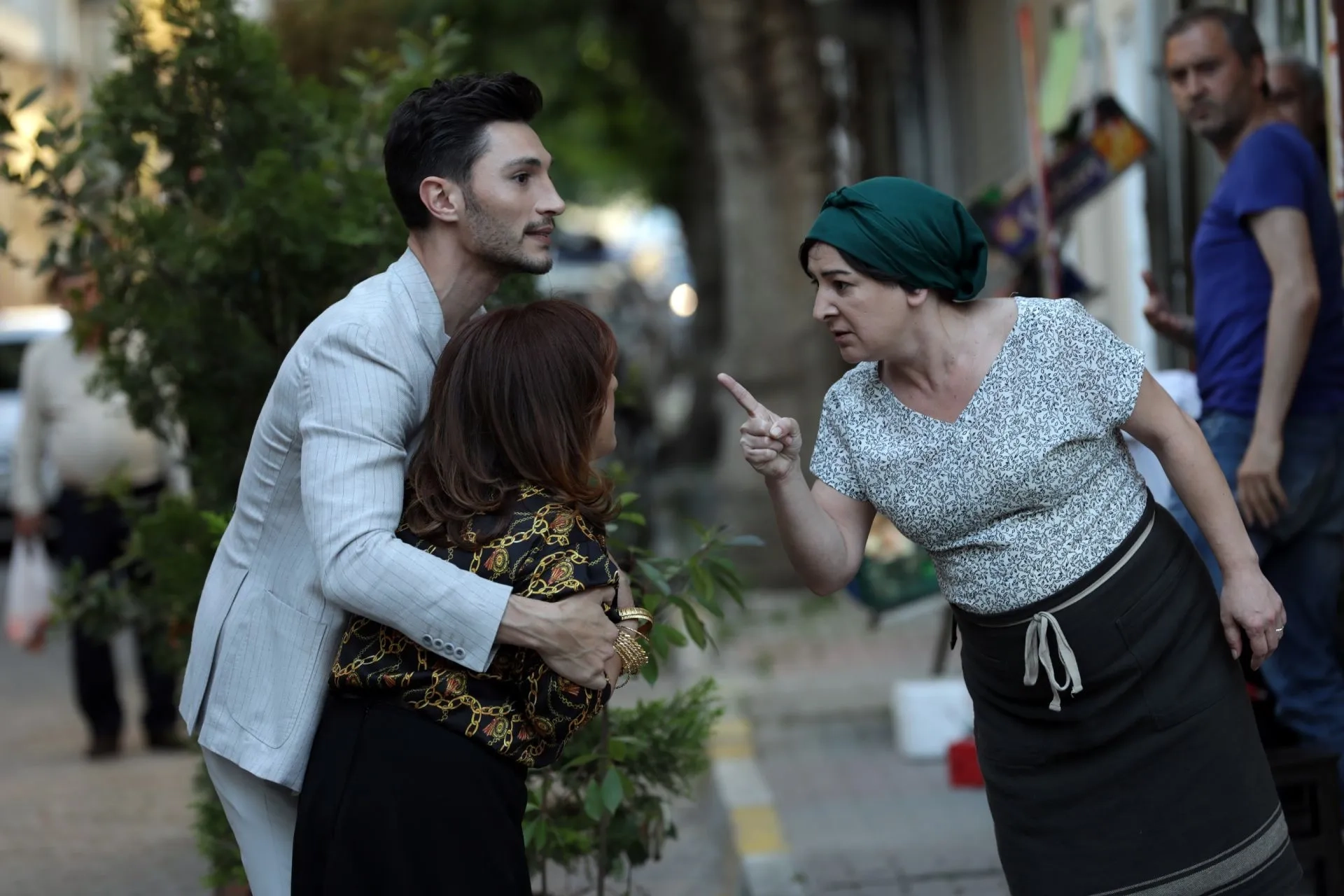 Günay Karacaoglu, Ilhan Sen, and Zeynep Kankonde in Love, Reason, Get Even (2021)