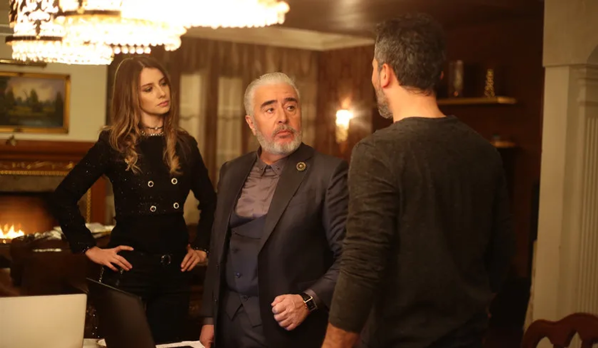 Ugur Yücel and Tuba Ünsal in Insider (2016)