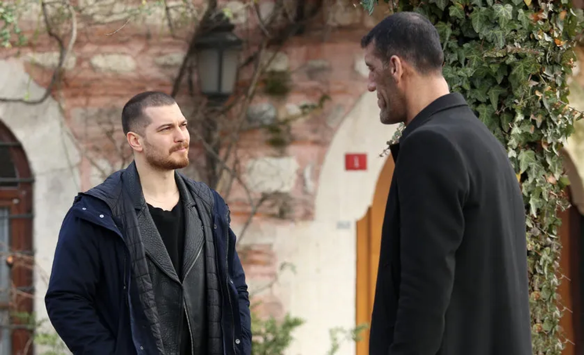 Çagatay Ulusoy and Seyithan Özdemir in Insider (2016)