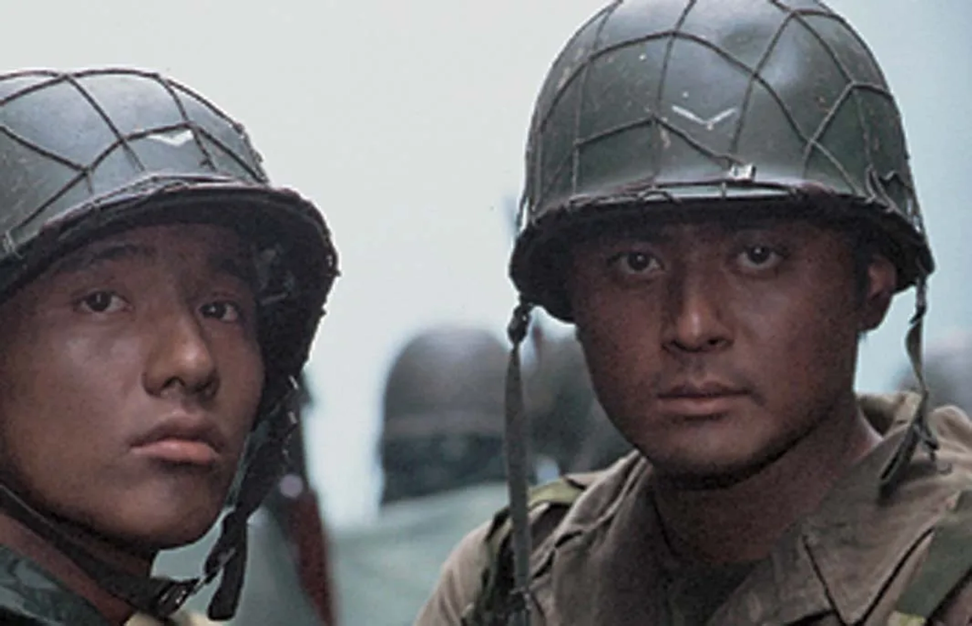 Jang Dong-Gun and Won Bin in Tae Guk Gi: The Brotherhood of War (2004)