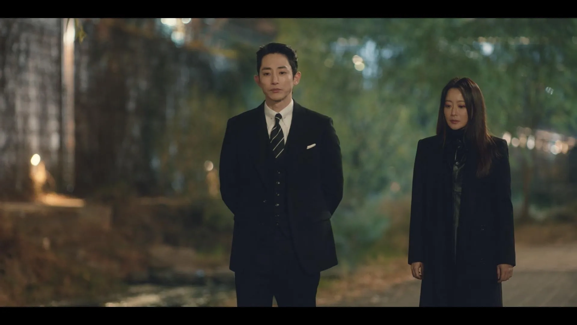 Kim Hee-seon and Lee Soo-hyuk in Tomorrow (2022)