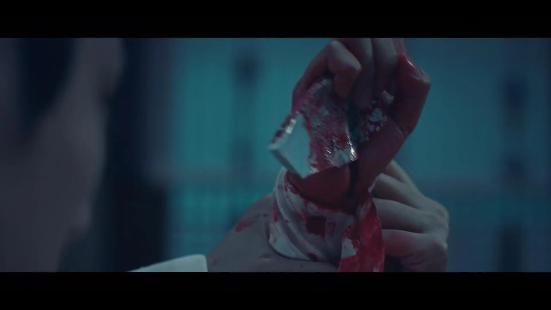 Kim Hee-seon and Lee Soo-hyuk in Tomorrow (2022)