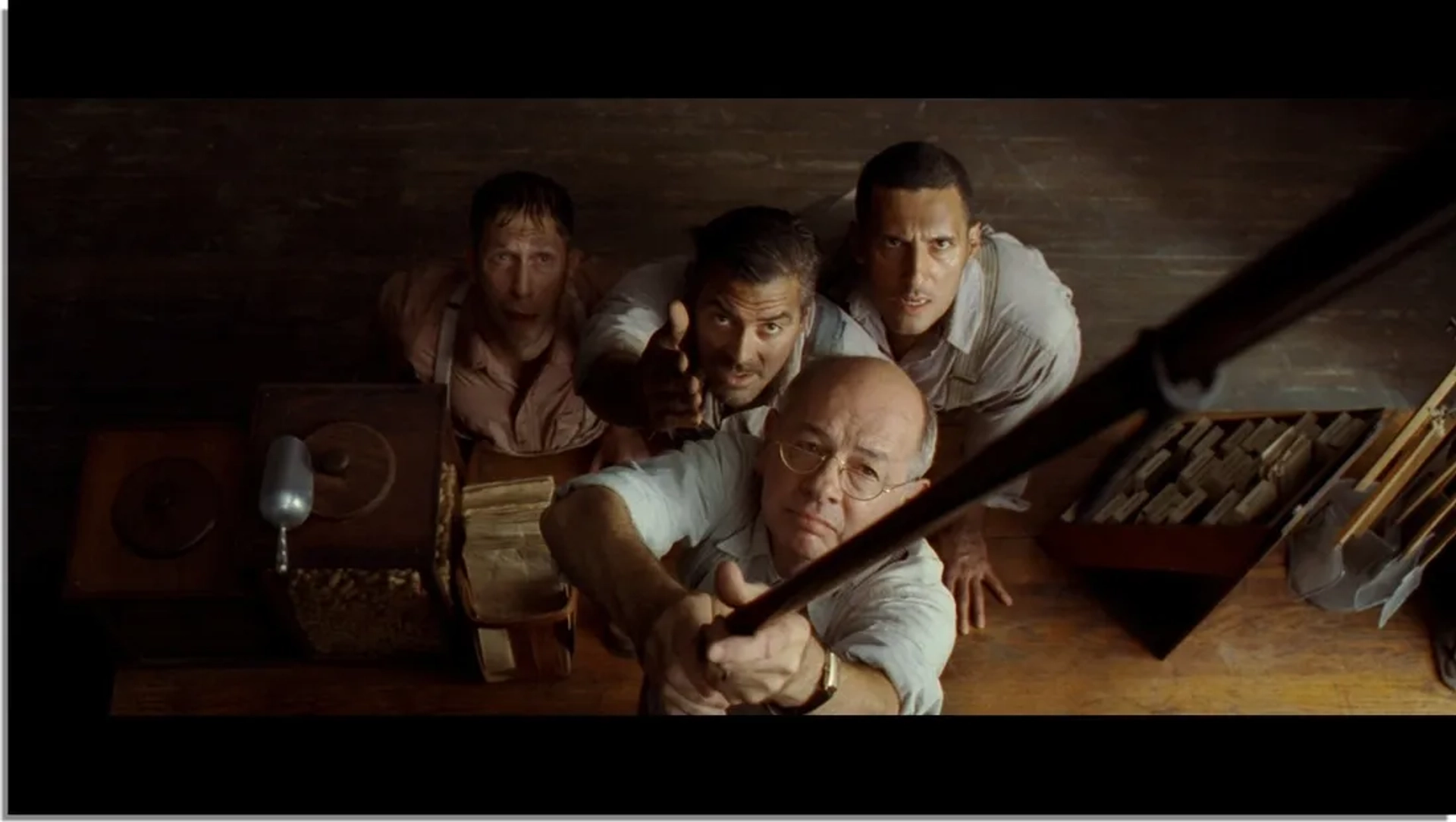 George Clooney, John Turturro, Millford Fortenberry, and Tim Blake Nelson in O Brother, Where Art Thou? (2000)