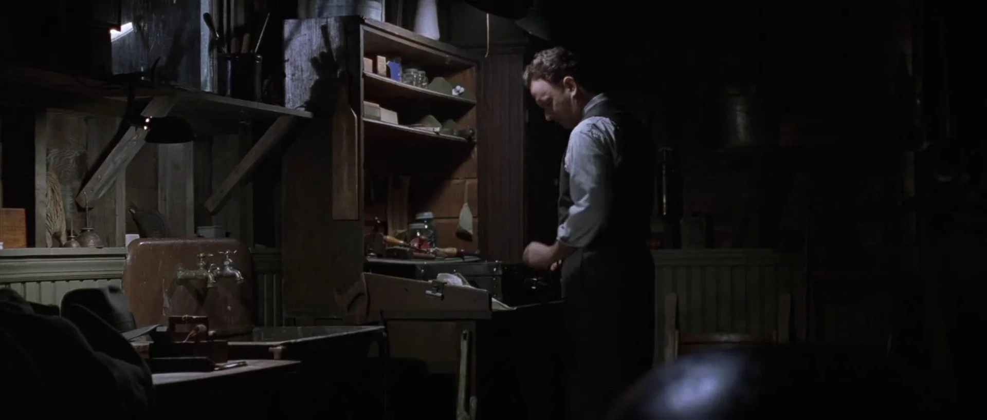 Tom Hanks in Road to Perdition (2002)