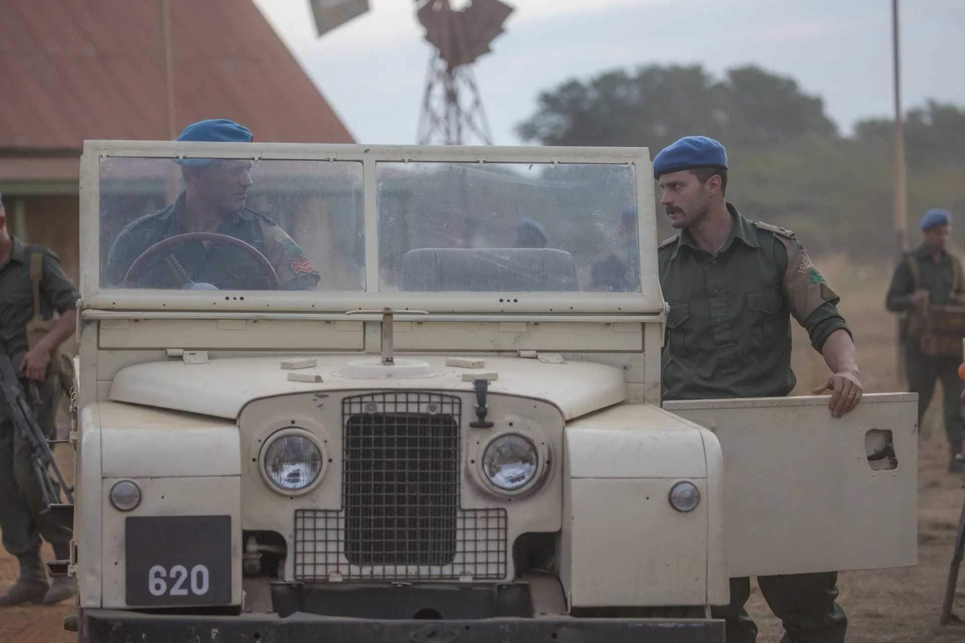 Jason O'Mara and Jamie Dornan in The Siege of Jadotville (2016)