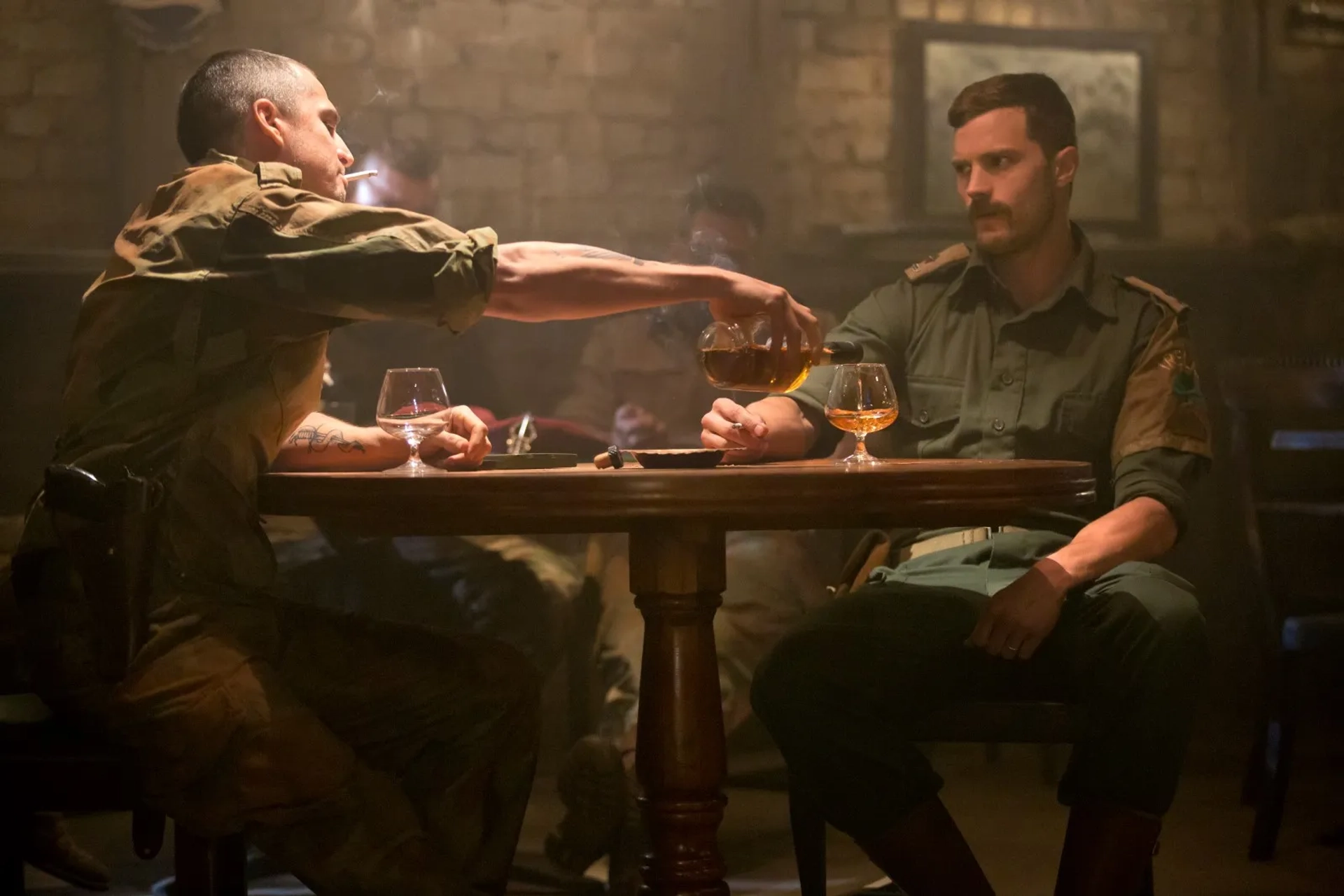 Guillaume Canet and Jamie Dornan in The Siege of Jadotville (2016)