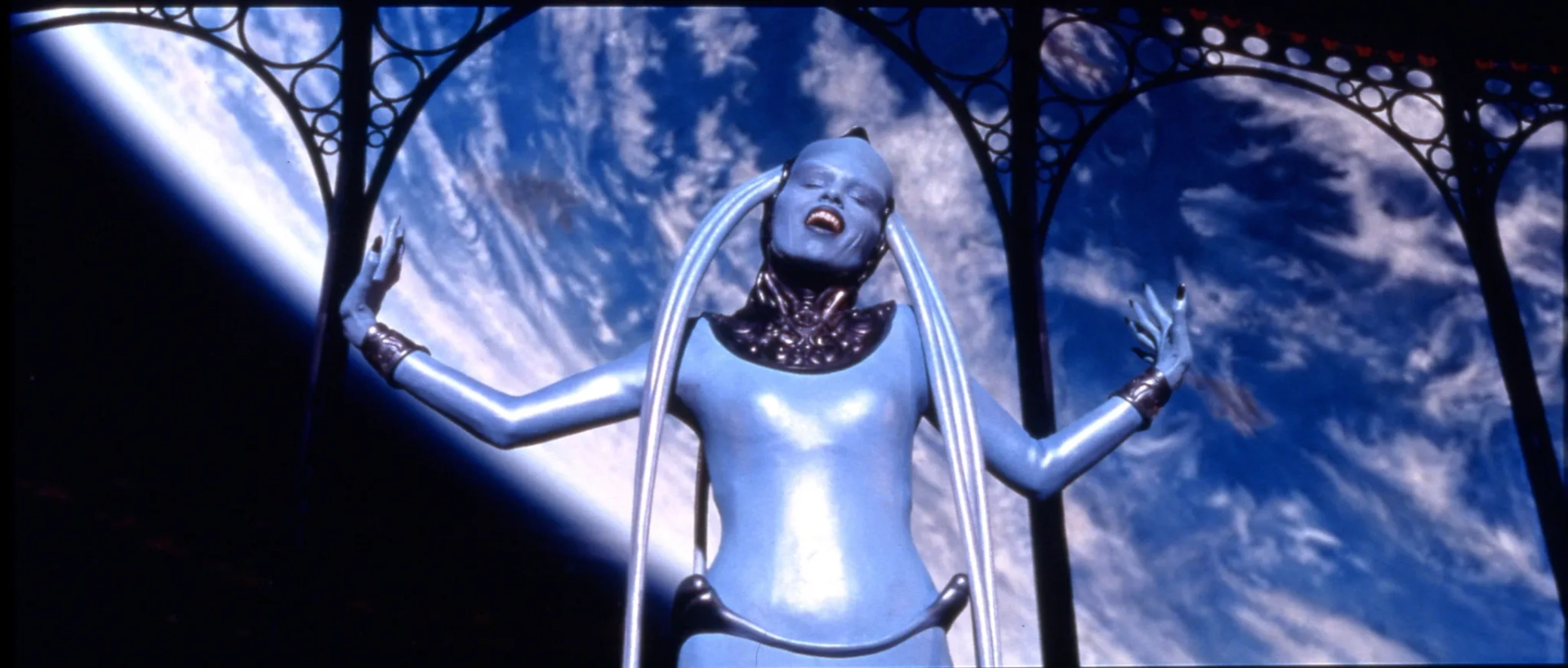 Maïwenn in The Fifth Element (1997)