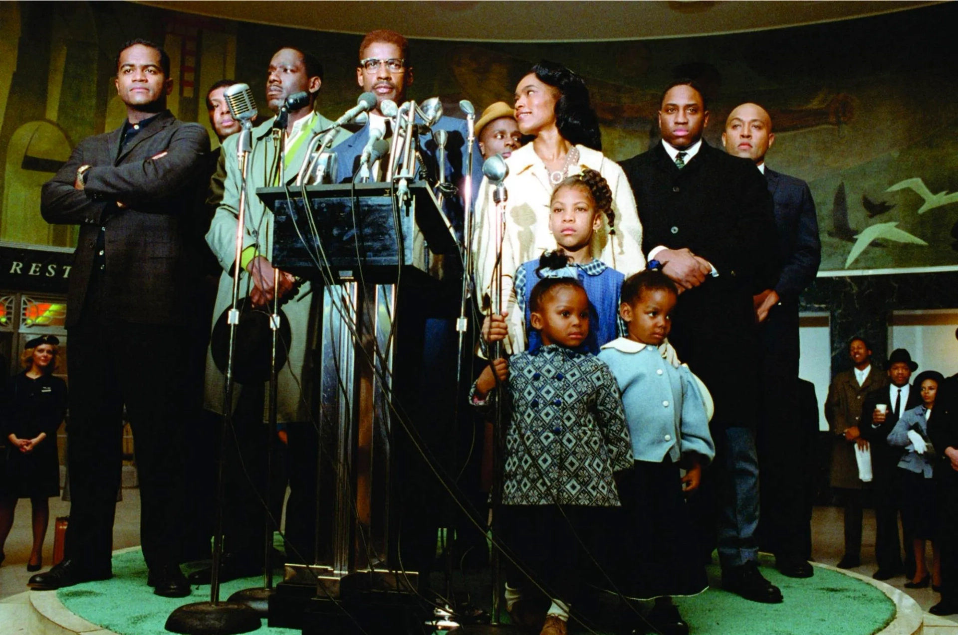 Denzel Washington, Angela Bassett, James McDaniel, Eric Payne, and Keith Randolph Smith in Malcolm X (1992)