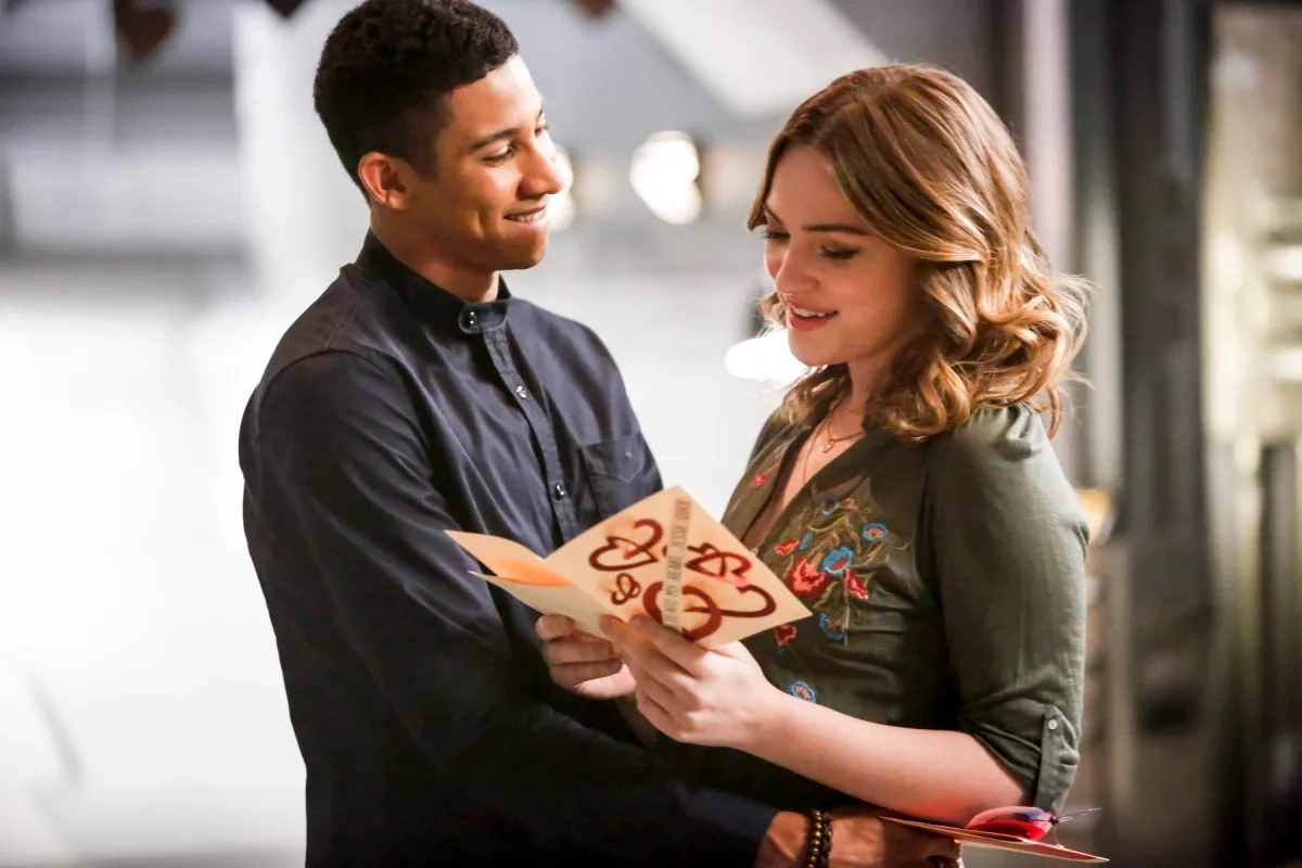 Keiynan Lonsdale and Violett Beane in The Flash (2014)