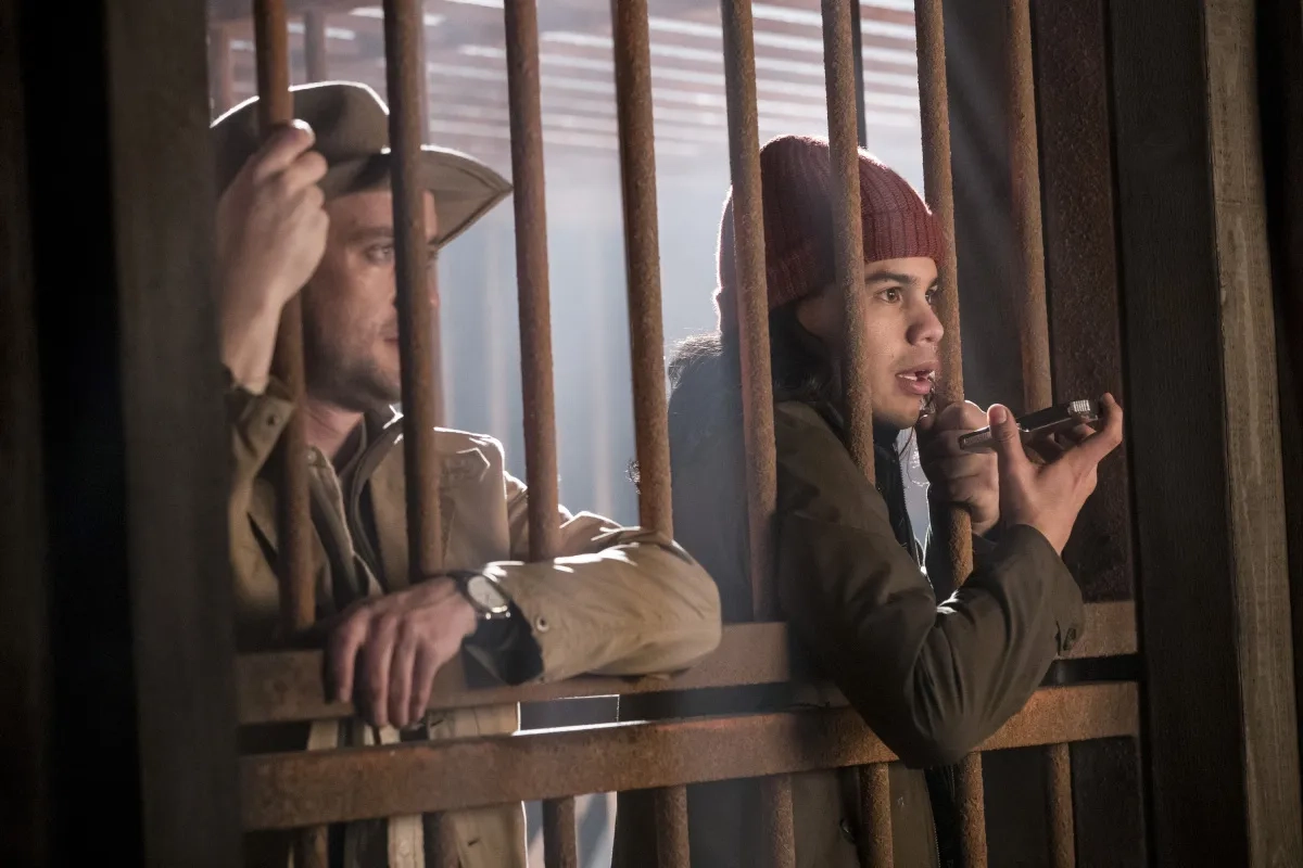 Tom Felton and Carlos Valdes in The Flash (2014)