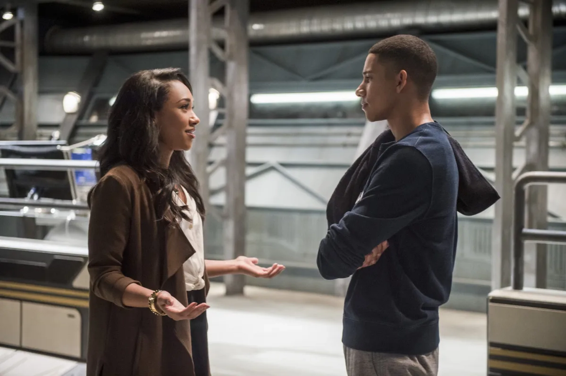 Candice Patton and Keiynan Lonsdale in The Flash (2014)