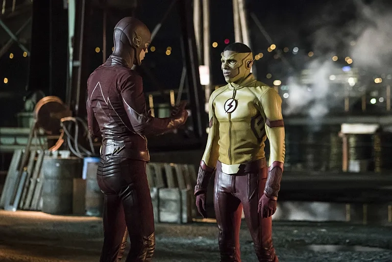 Grant Gustin and Keiynan Lonsdale in The Flash (2014)