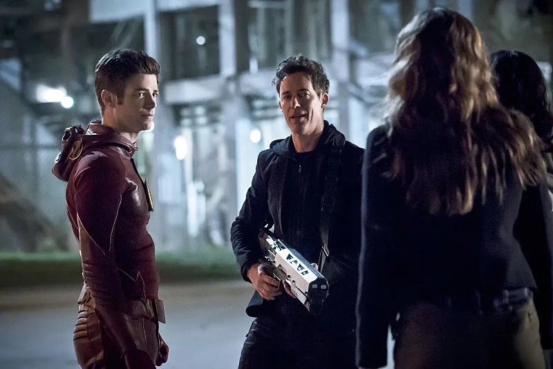 Tom Cavanagh and Grant Gustin in The Flash (2014)