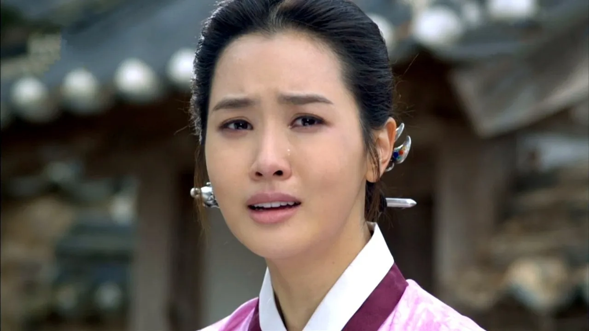 Lee Da-hae in The Slave Hunters (2010)