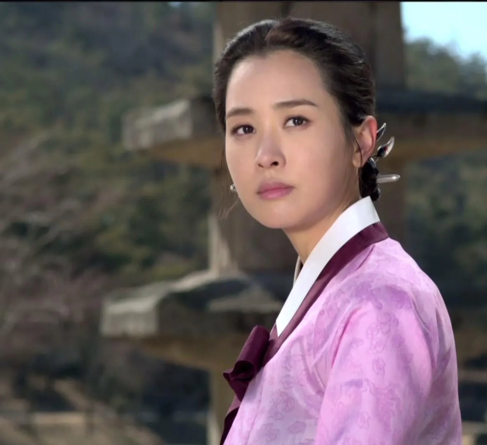 Lee Da-hae in The Slave Hunters (2010)