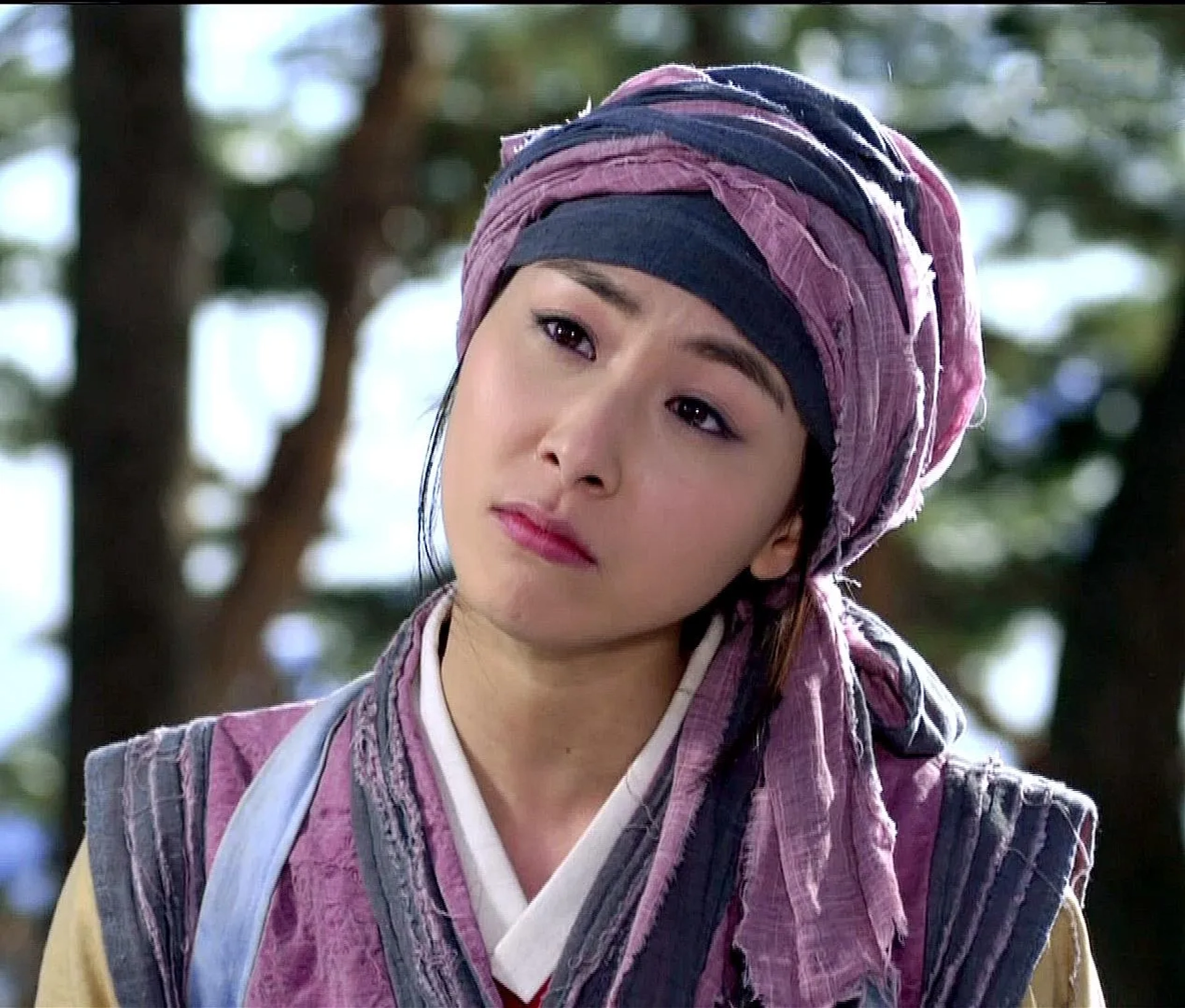 Lee Da-hae in The Slave Hunters (2010)