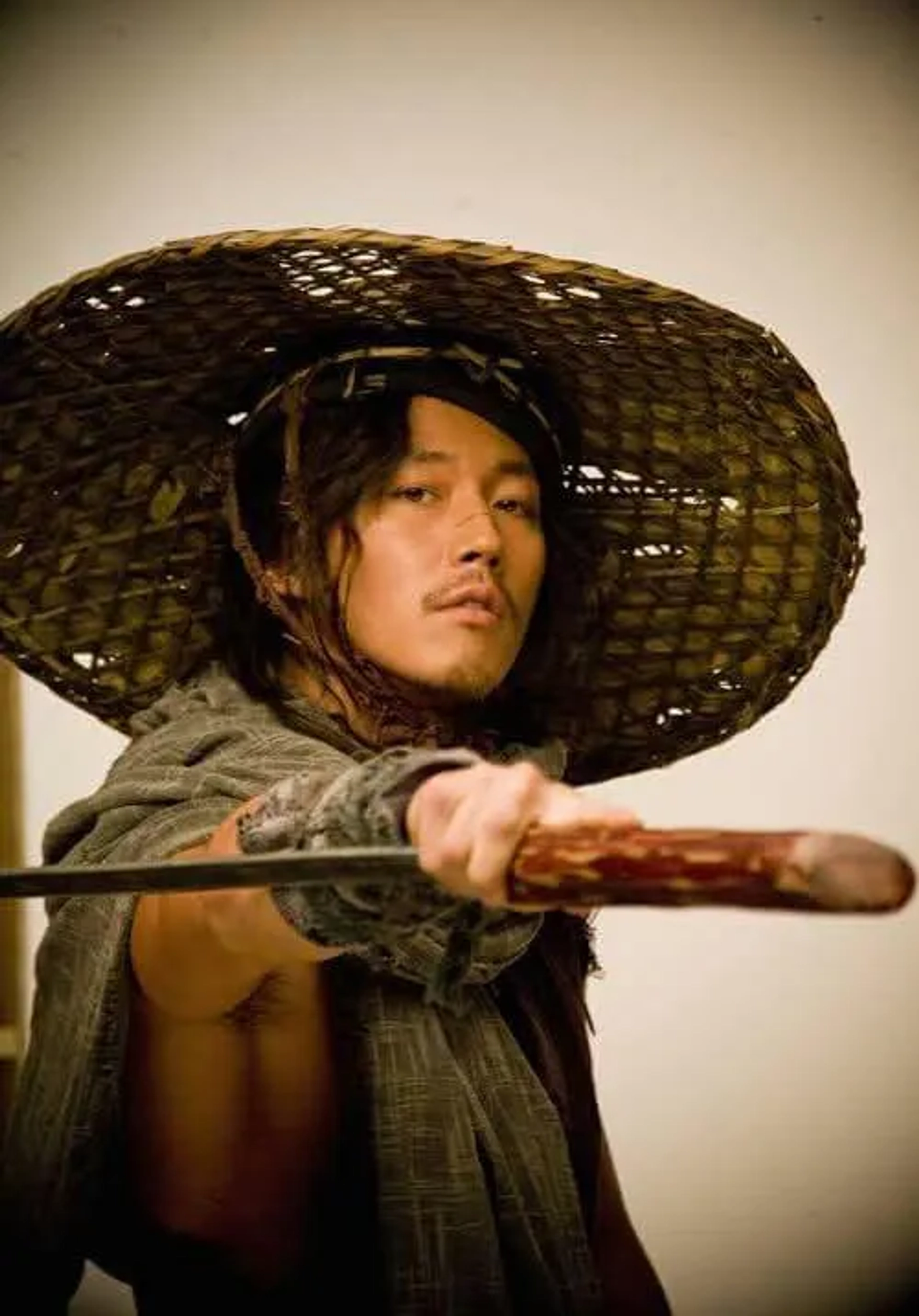 Jang Hyuk in The Slave Hunters (2010)