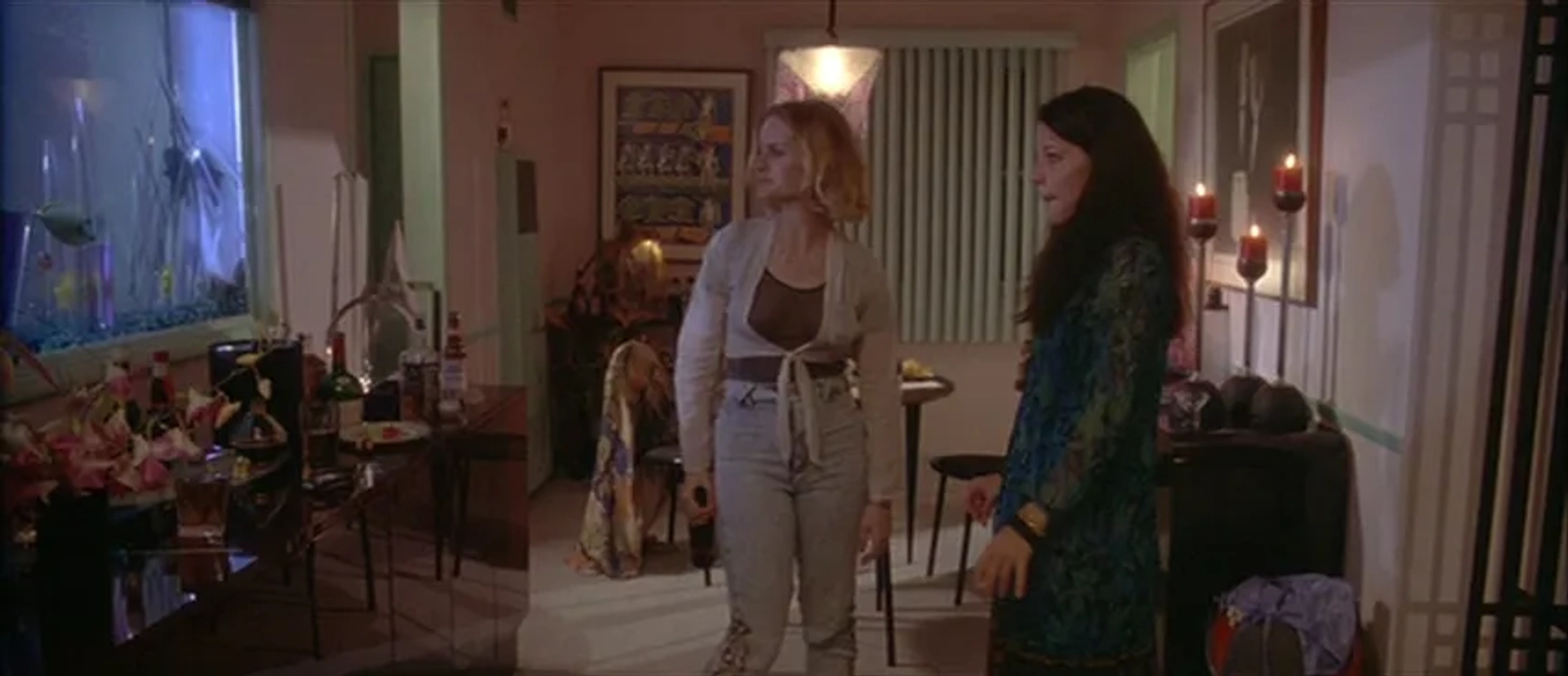 Jennifer Jason Leigh and Lili Taylor in Short Cuts (1993)