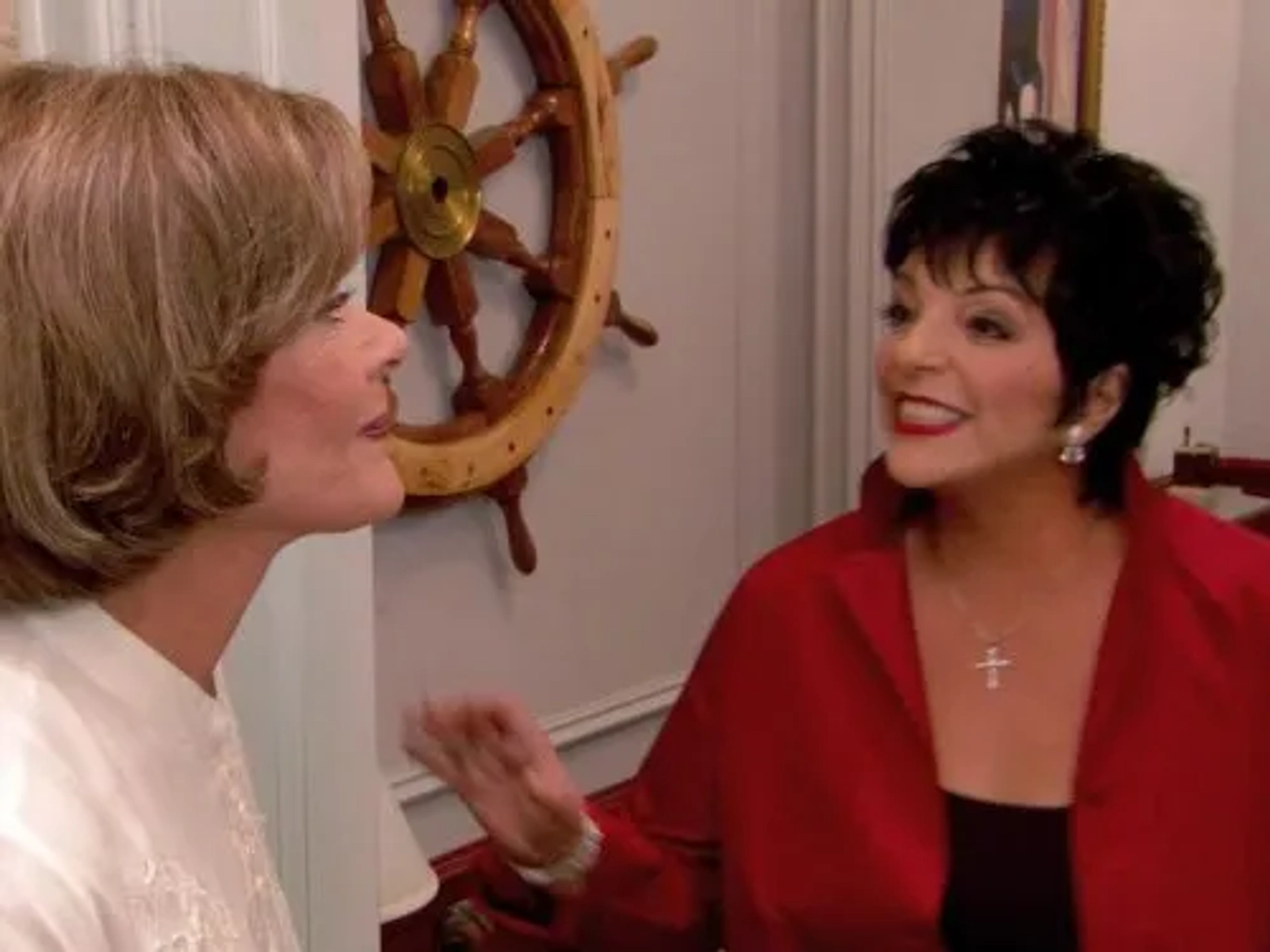 Liza Minnelli and Jessica Walter in Arrested Development (2003)