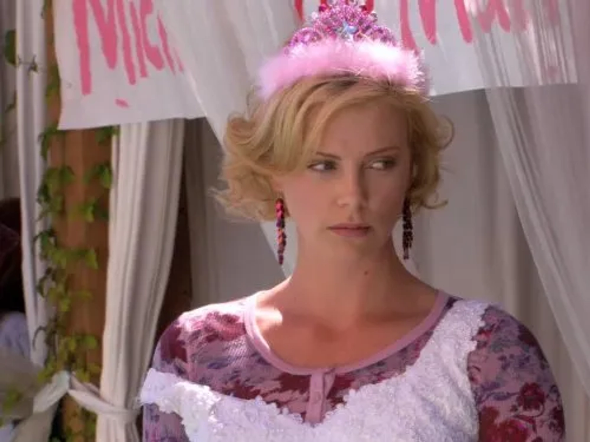 Charlize Theron in Arrested Development (2003)