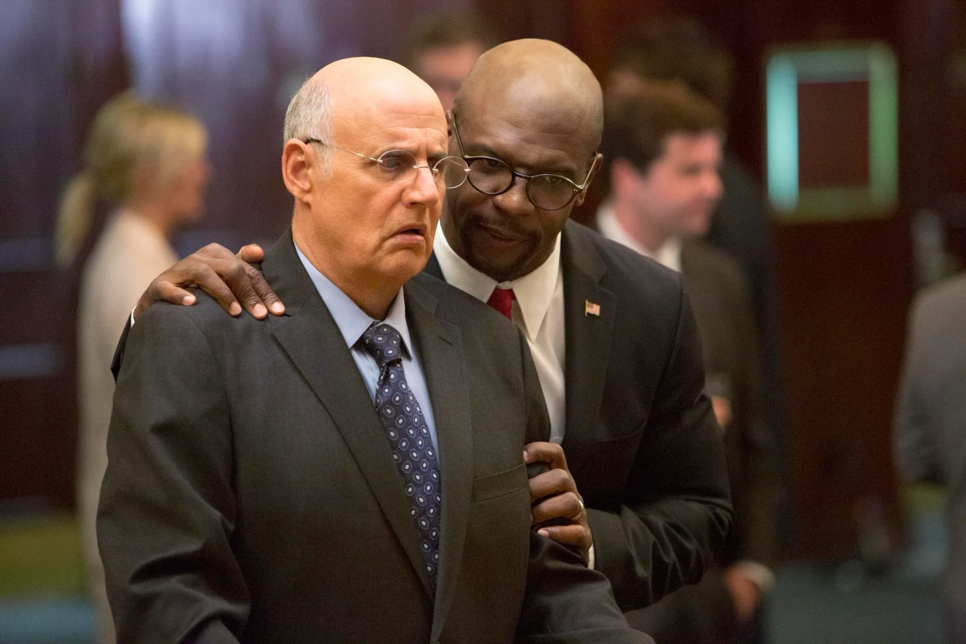 Jeffrey Tambor and Terry Crews in Arrested Development (2003)