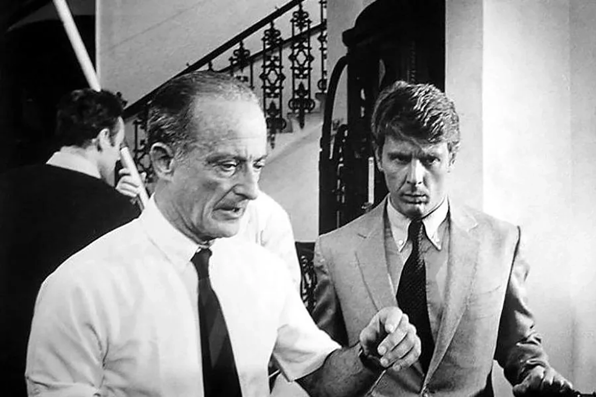 Edward Fox and Fred Zinnemann in The Day of the Jackal (1973)