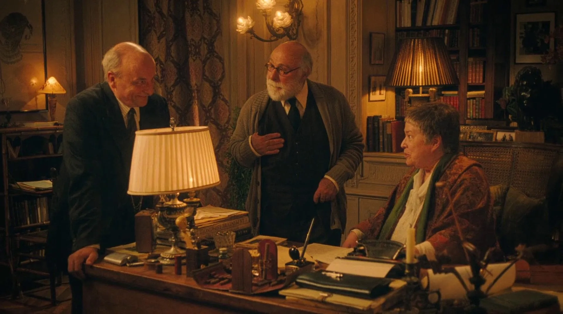 Kathy Bates, Laurent Claret, and Yves-Antoine Spoto in Midnight in Paris (2011)