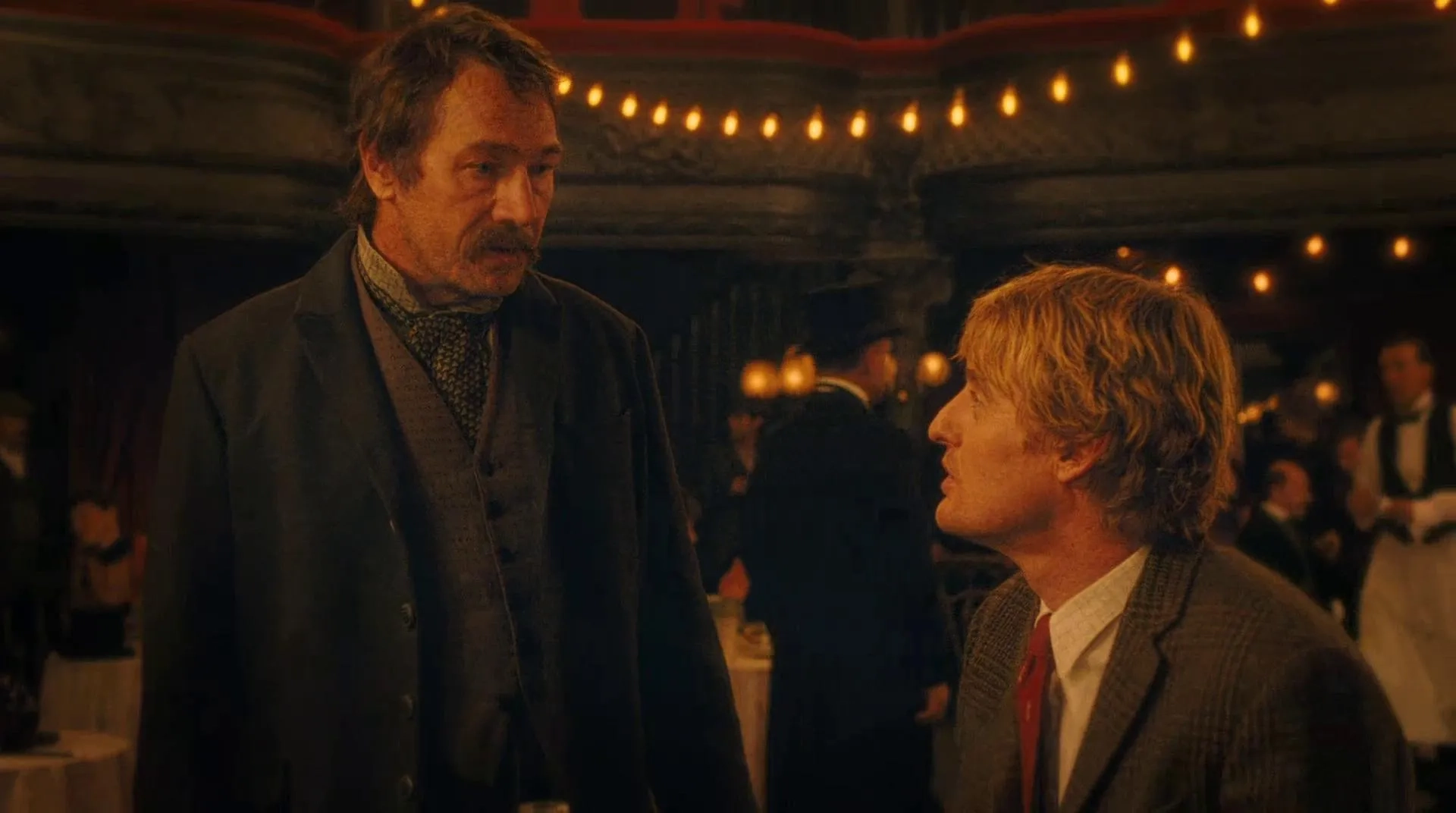 Owen Wilson and Olivier Rabourdin in Midnight in Paris (2011)