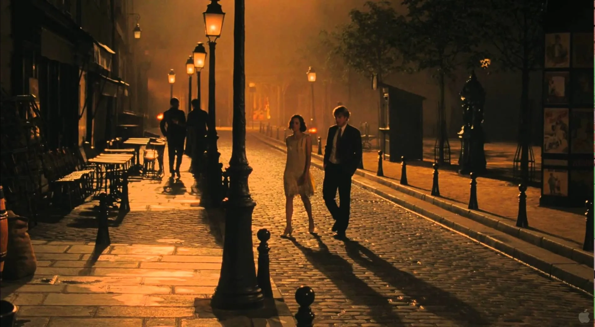 Owen Wilson and Marion Cotillard in Midnight in Paris (2011)