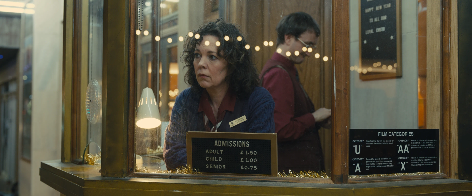 Olivia Colman and Tom Brooke in Empire of Light (2022)