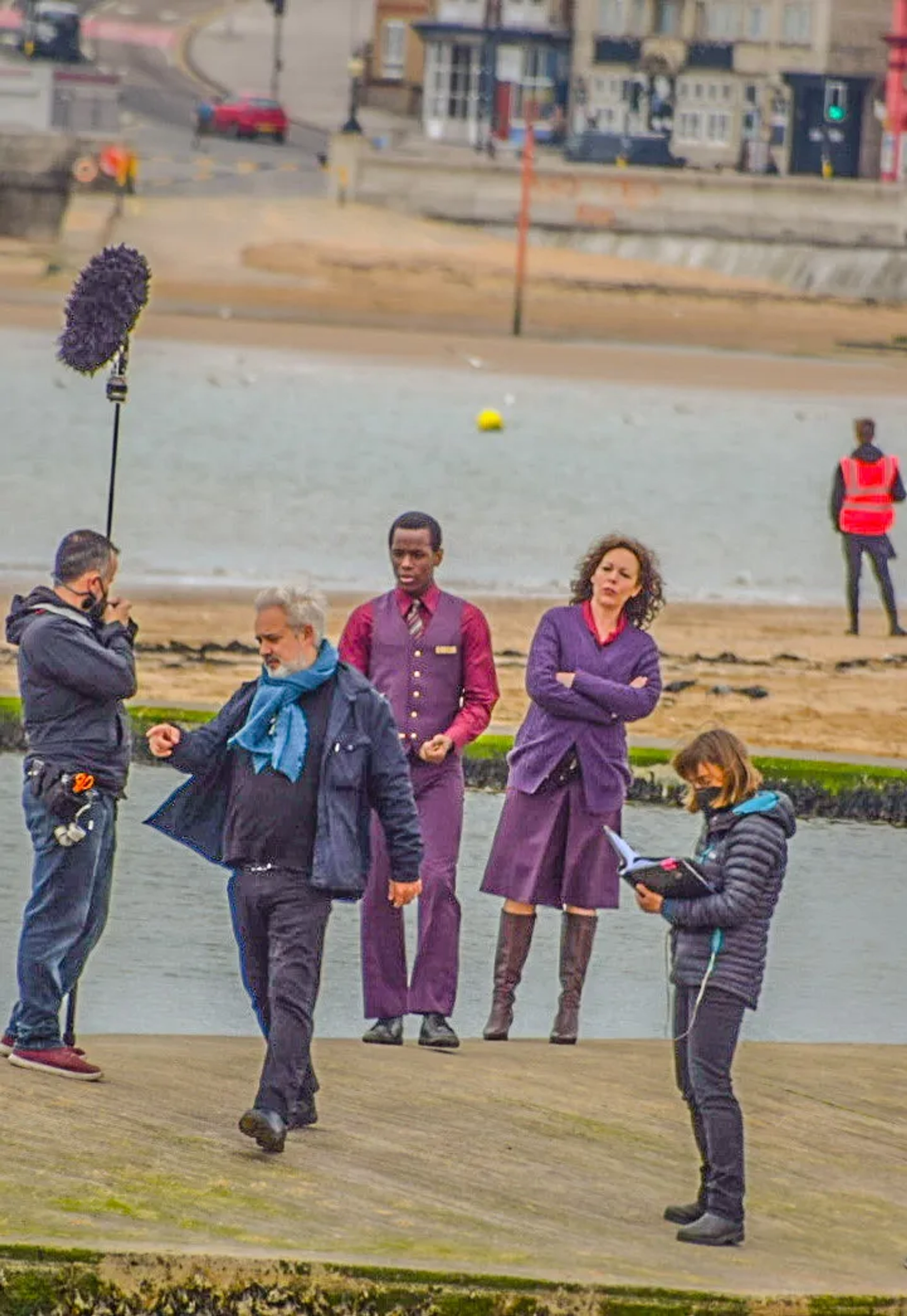 Sam Mendes, Olivia Colman, and Micheal Ward in Empire of Light (2022)