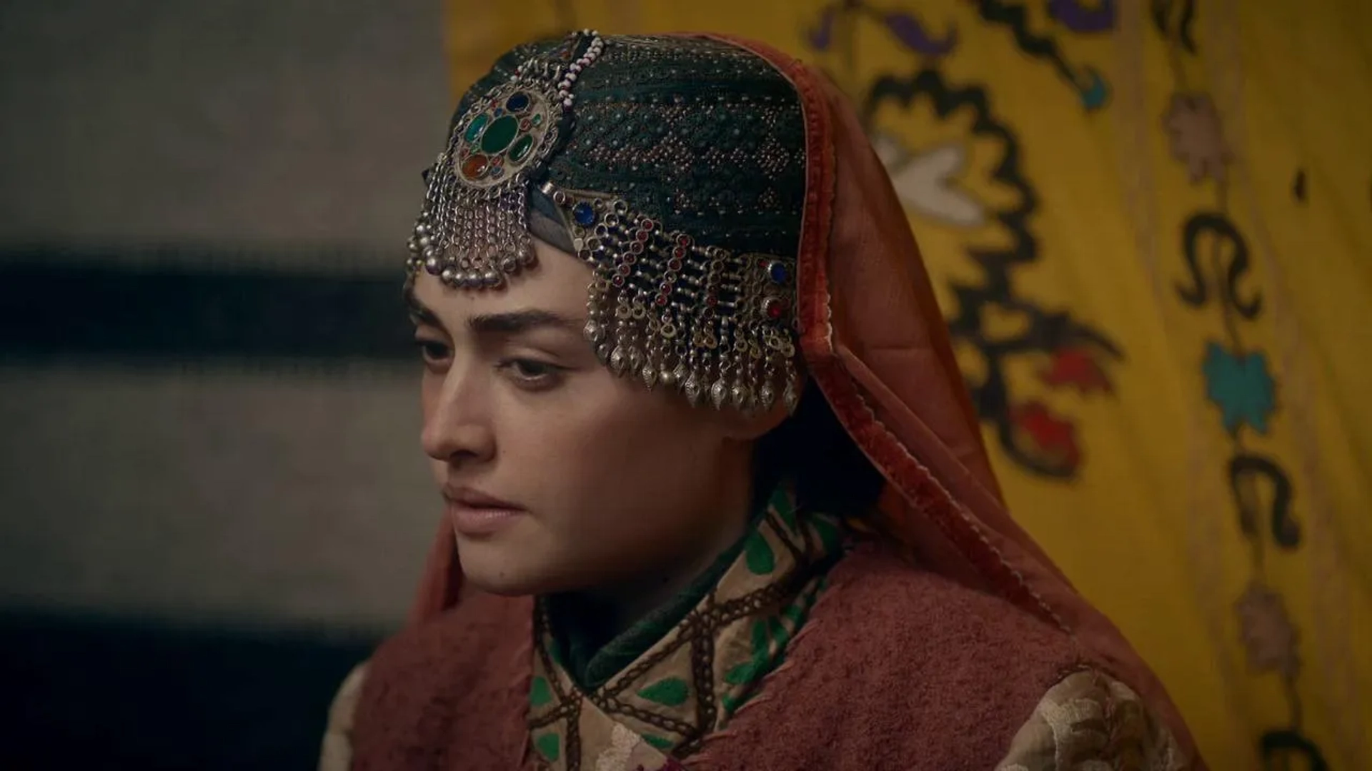 Esra Bilgiç in Dirilis: Ertugrul (2014)