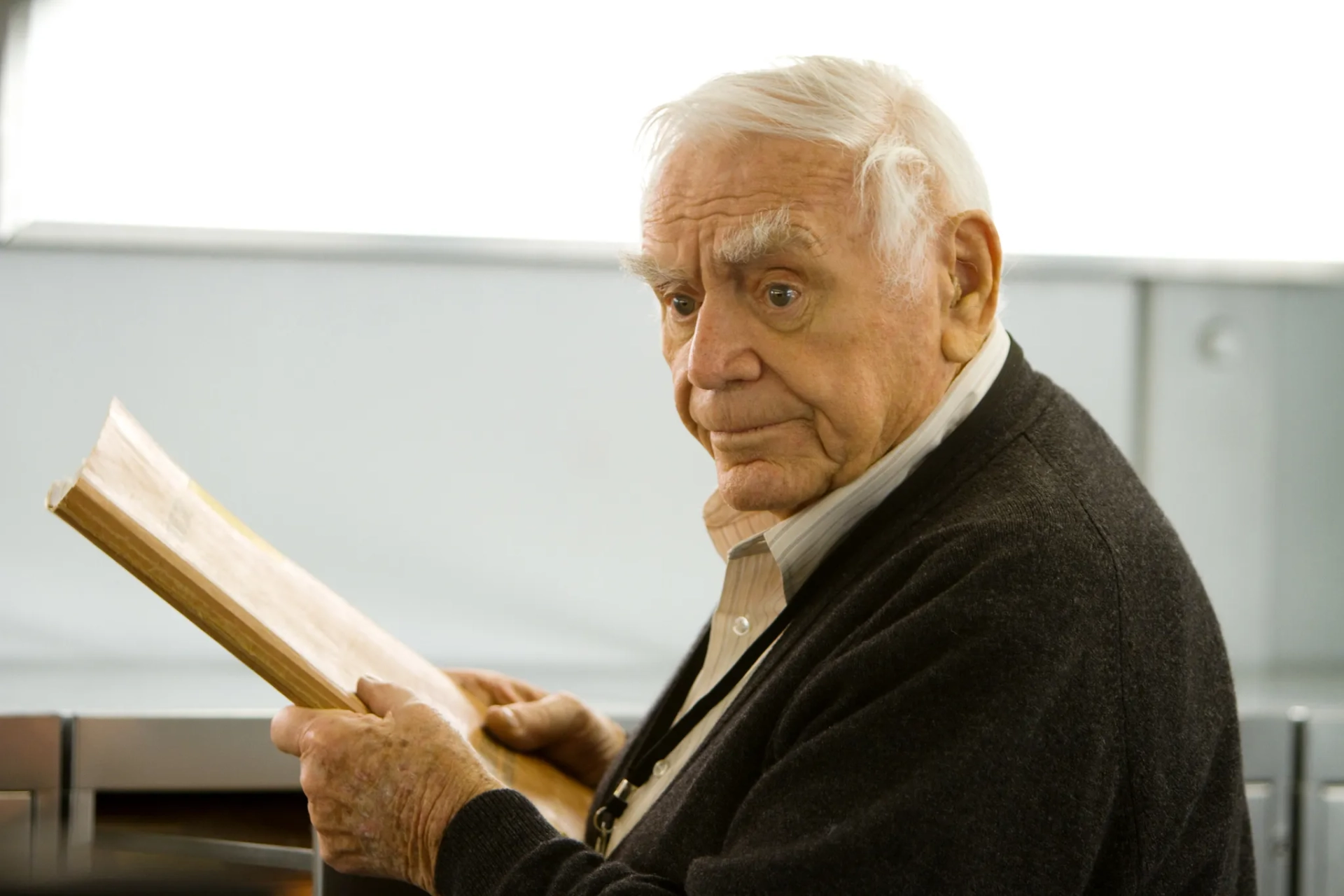 Ernest Borgnine in RED (2010)