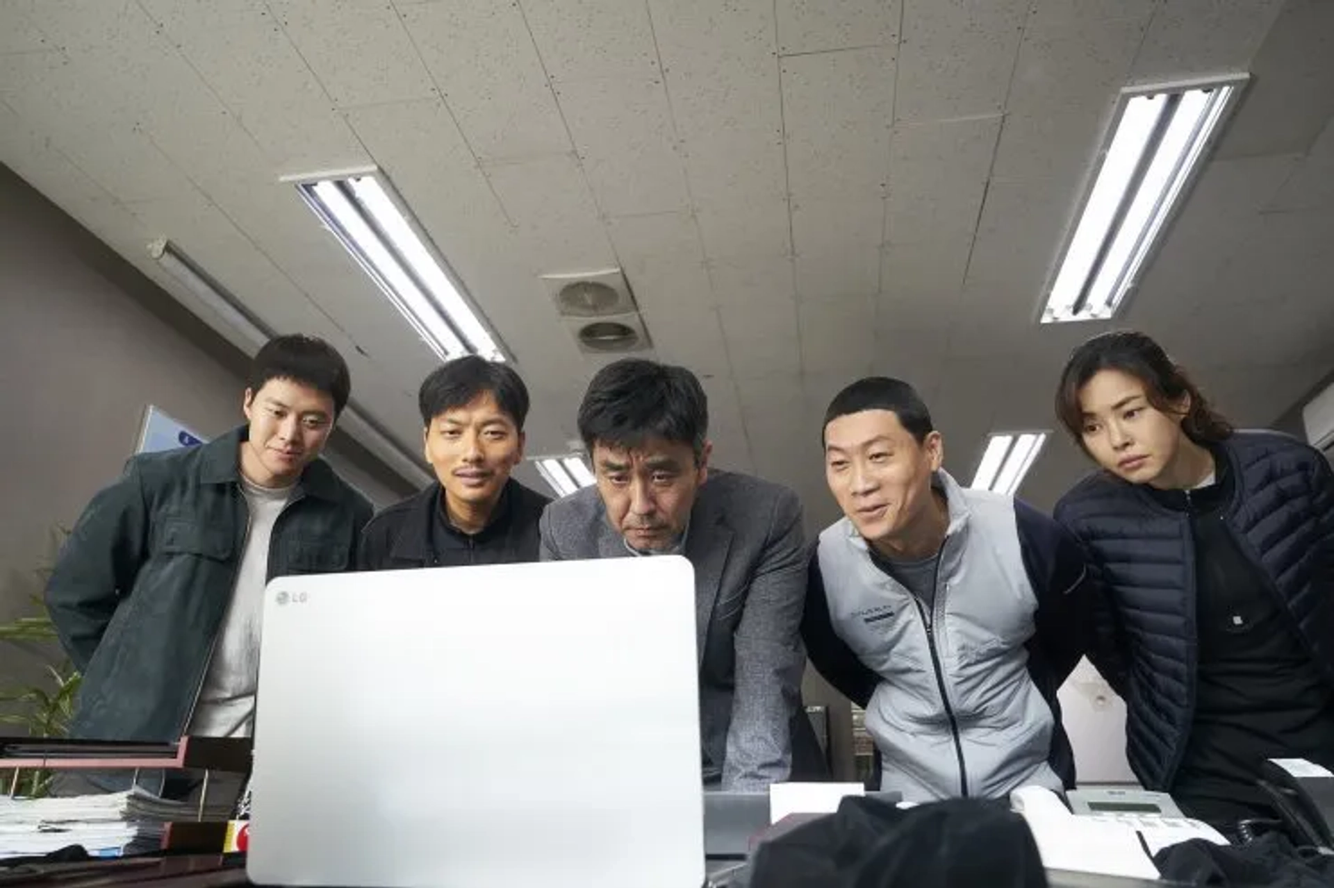 Seung-ryong Ryu, Lee Hanee, Jin Seon-kyu, Dong-hwi Lee, and Myoung Gong in Extreme Job (2019)