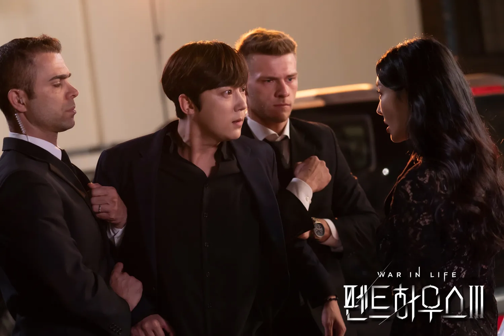 Jong-Hoon Yoon in The Penthouse: War in Life (2020)