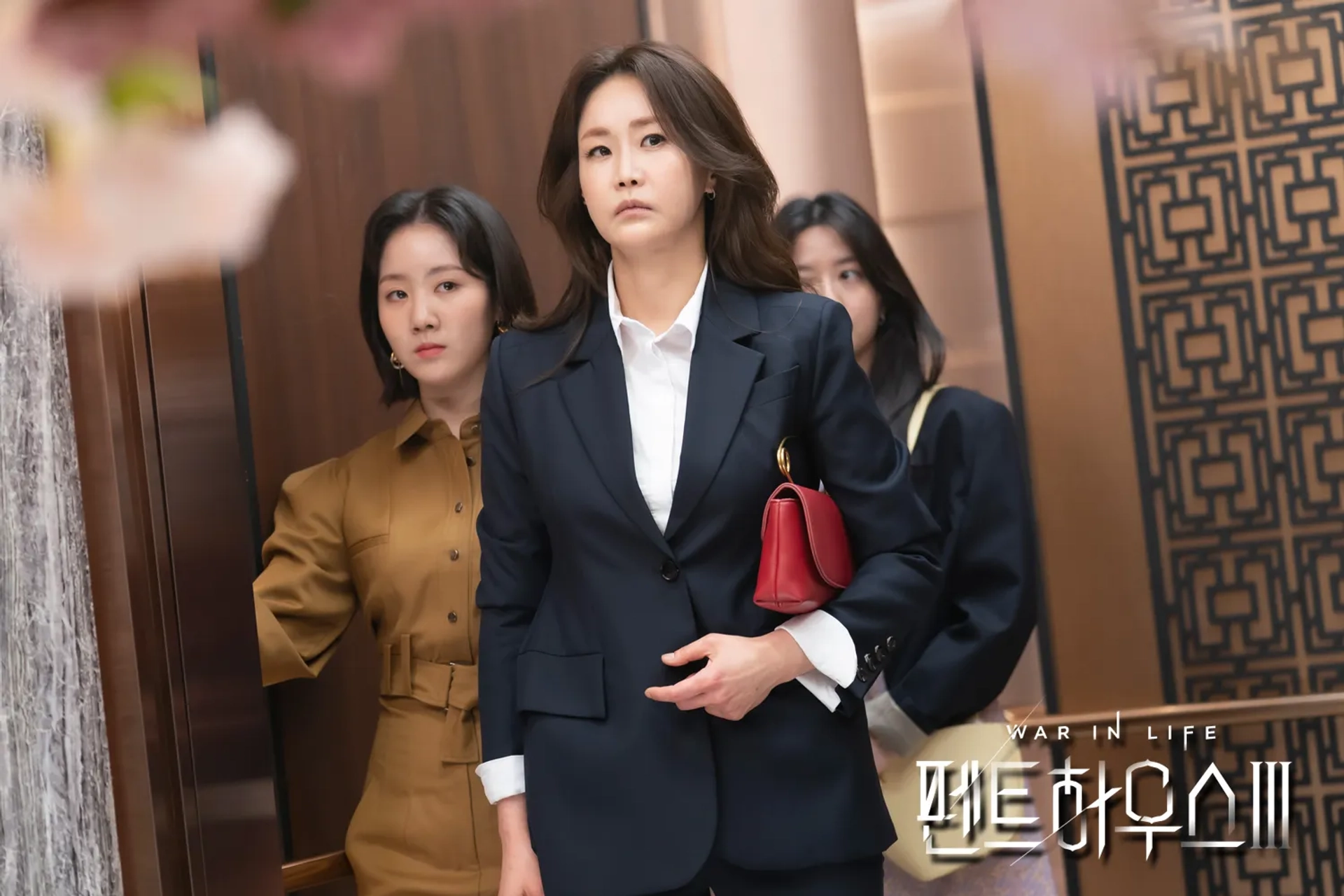 Eun-Kyung Shin, Ji-hee Jin, and Hyeon-soo Kim in The Penthouse: War in Life (2020)