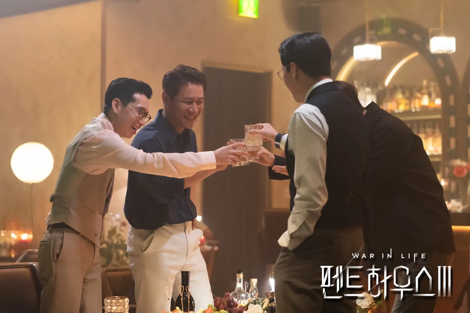 Tae-gyu Bong and Park Ho-San in The Penthouse: War in Life (2020)