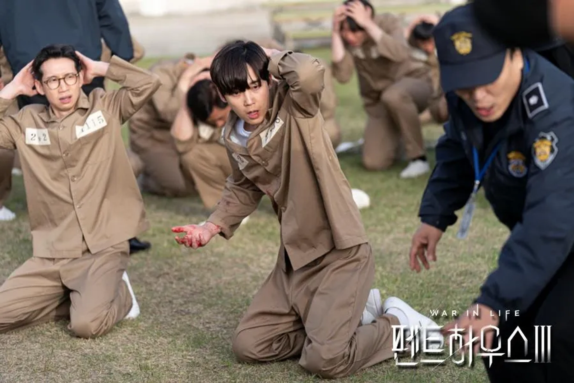 Tae-gyu Bong and Jong-Hoon Yoon in The Penthouse: War in Life (2020)