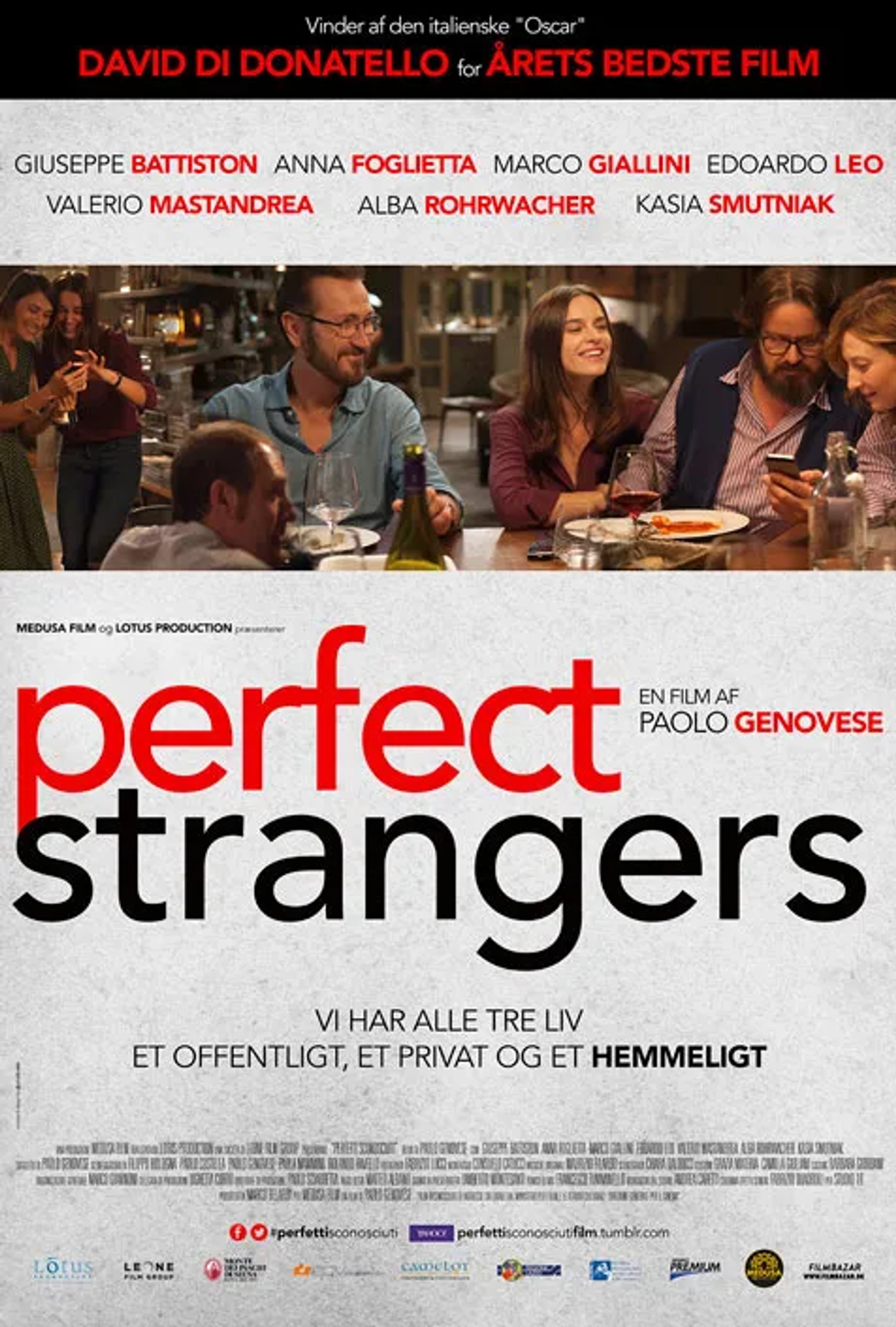 Giuseppe Battiston, Marco Giallini, Edoardo Leo, Valerio Mastandrea, Kasia Smutniak, Anna Foglietta, and Alba Rohrwacher in Perfect Strangers (2016)