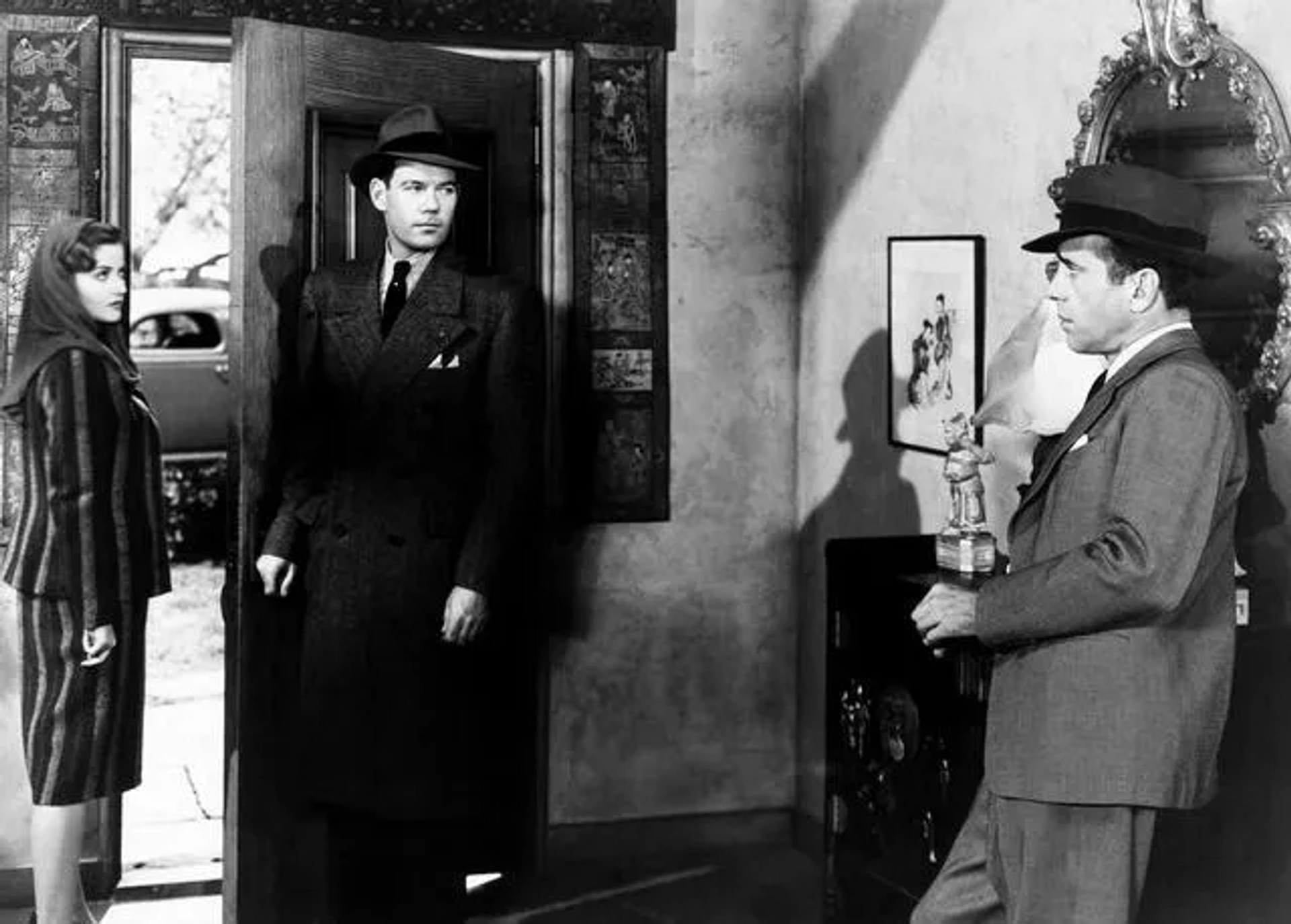 Humphrey Bogart, John Ridgely, and Martha Vickers in The Big Sleep (1946)