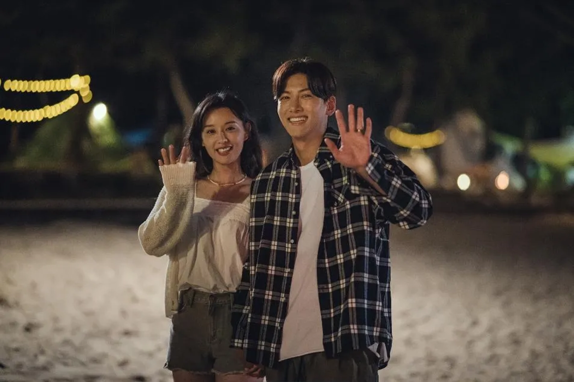 Ji Chang-wook and Kim Ji-won in Lovestruck in the City (2020)