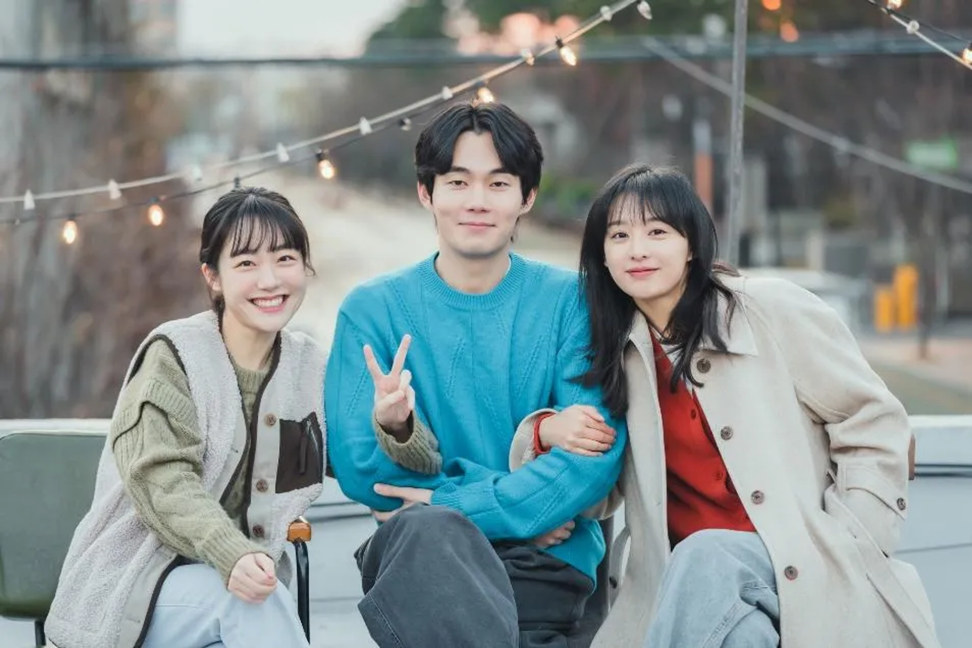 Kim Ji-won, Ryu Kyung-Soo, and Joo-yeon So in Lovestruck in the City (2020)