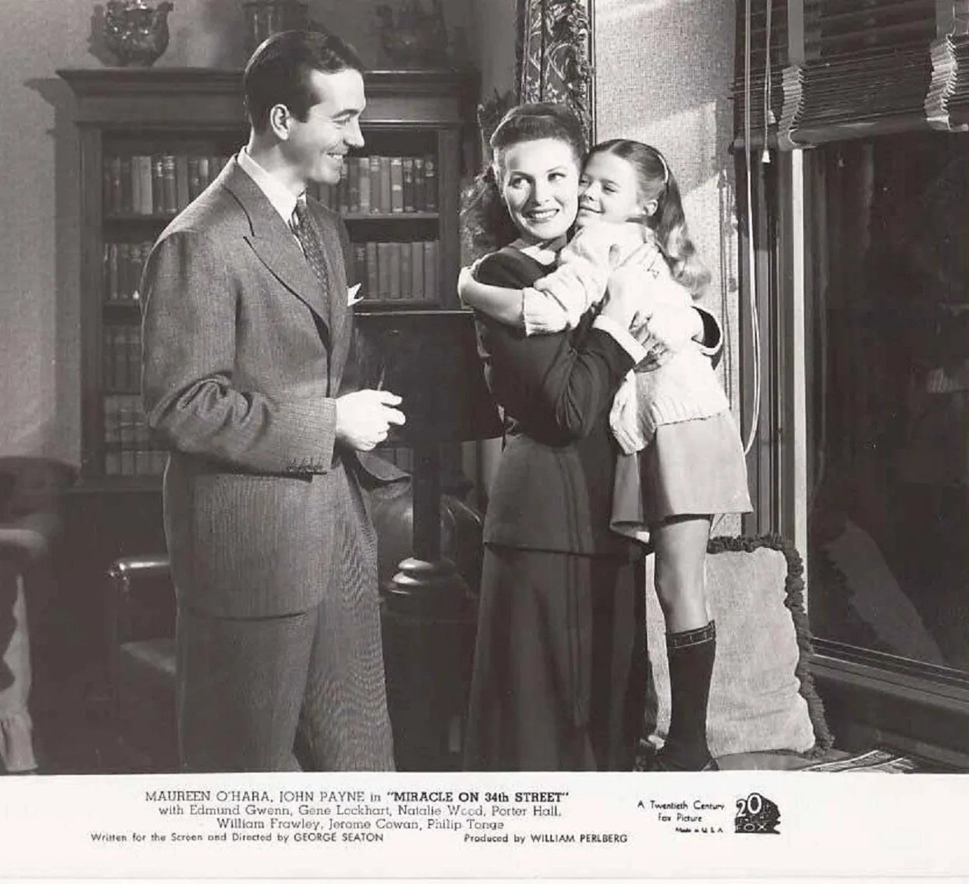 Maureen O'Hara, Natalie Wood, and John Payne in Miracle on 34th Street (1947)