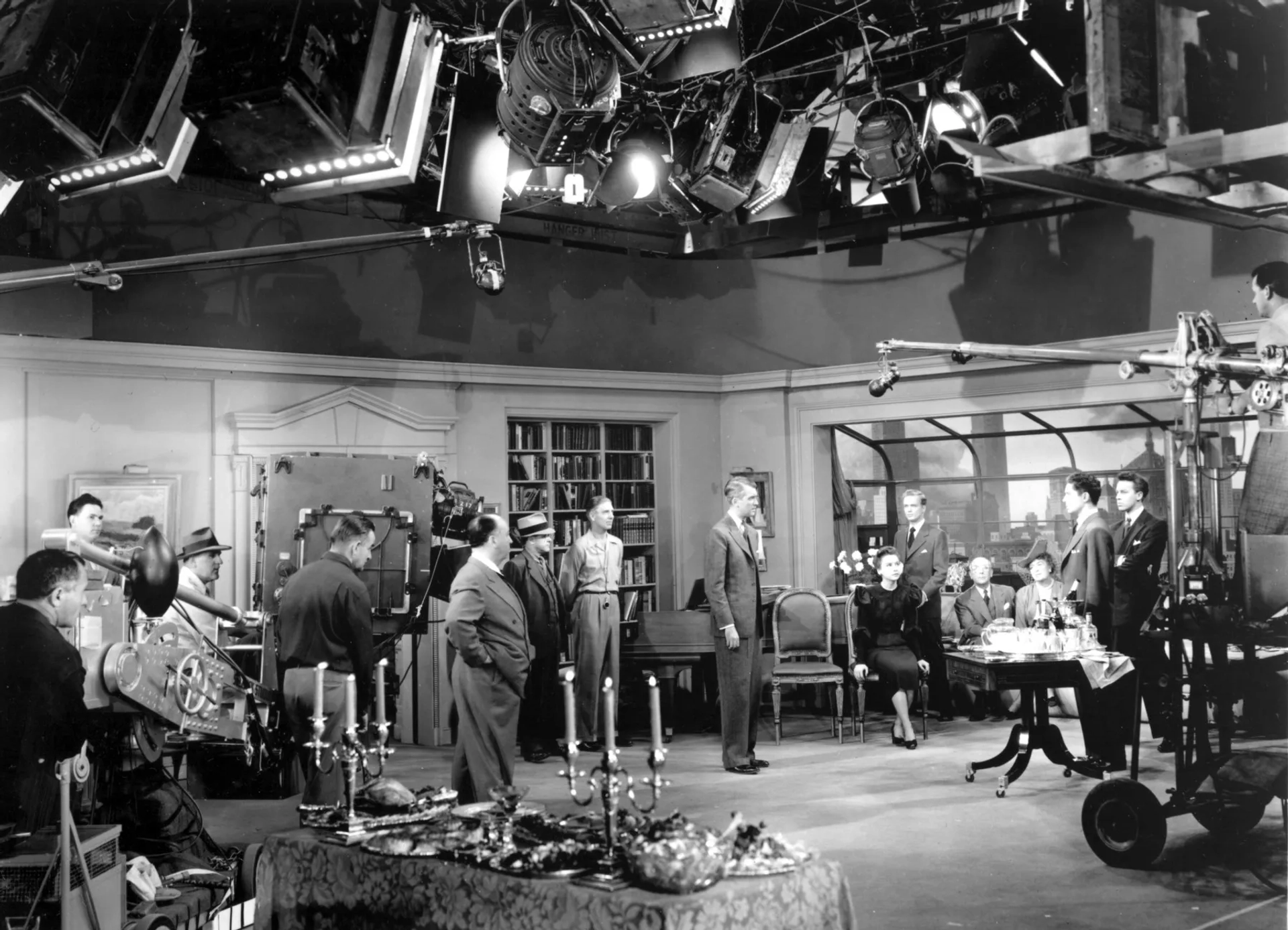 Alfred Hitchcock, James Stewart, Joan Chandler, Constance Collier, John Dall, Farley Granger, and Cedric Hardwicke in Rope (1948)