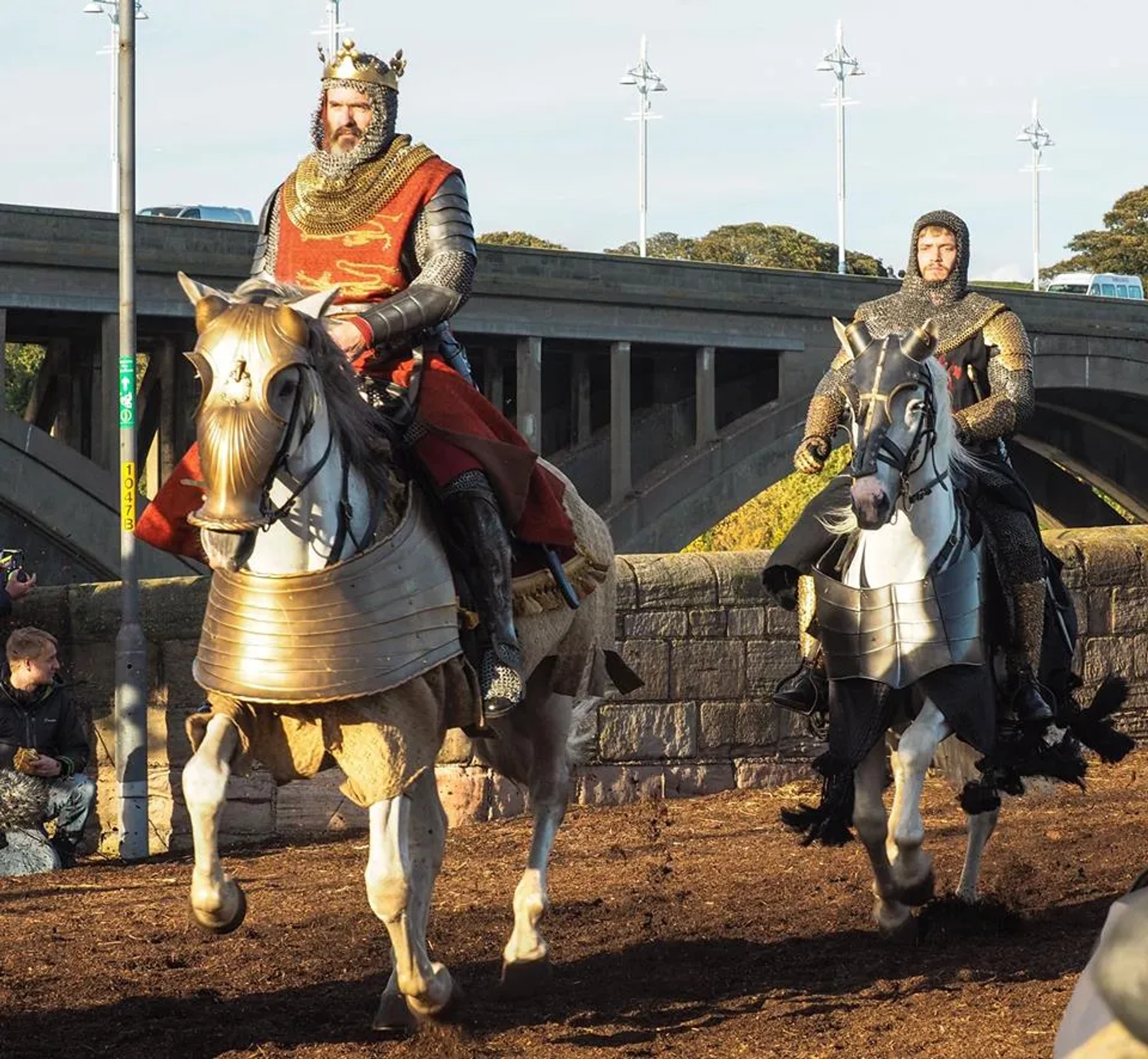 Stephen Dillane and Billy Howle in Outlaw King (2018)