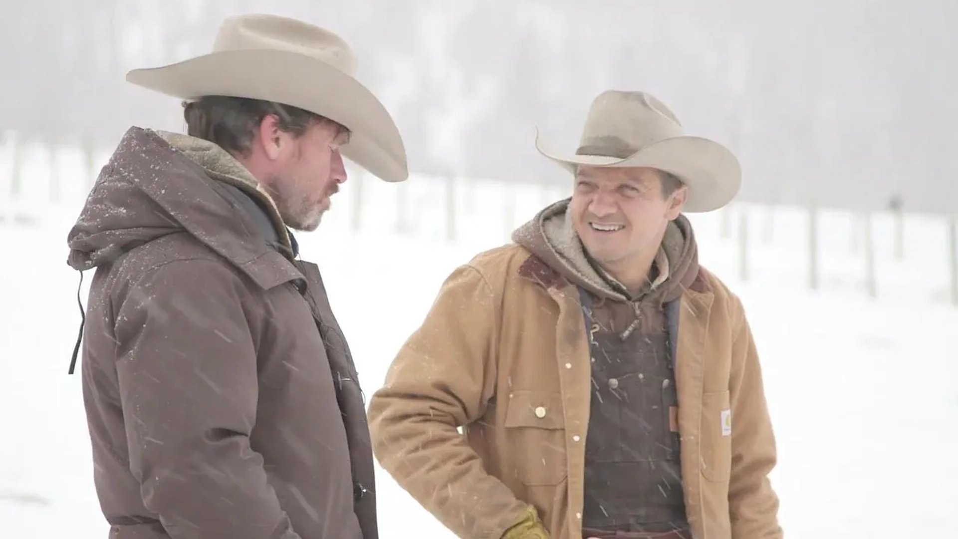 Jeremy Renner and Taylor Sheridan in Wind River (2017)