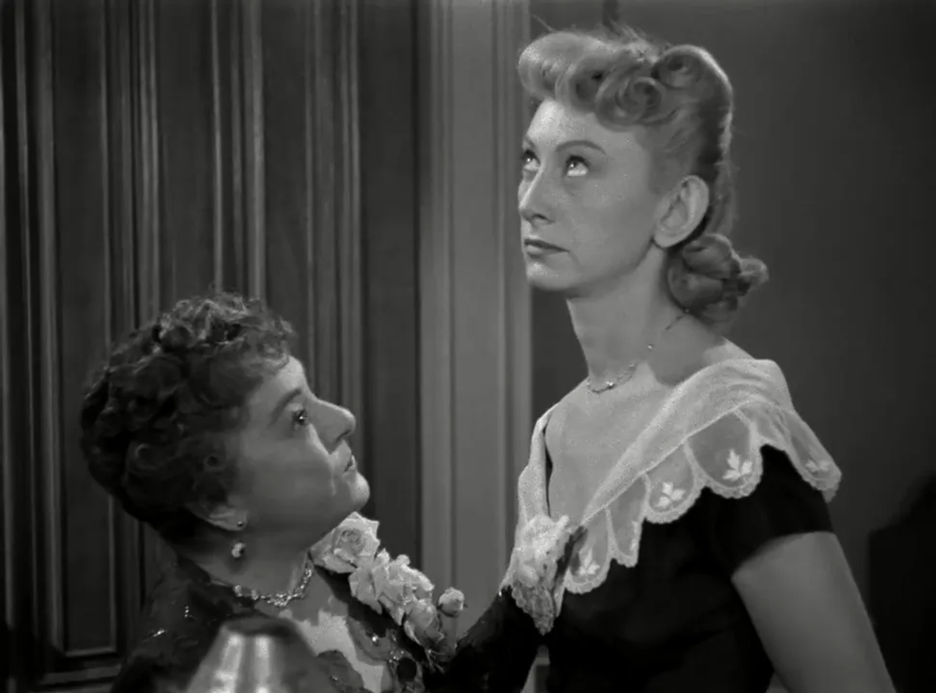 Victoria Horne and Josephine Hull in Harvey (1950)