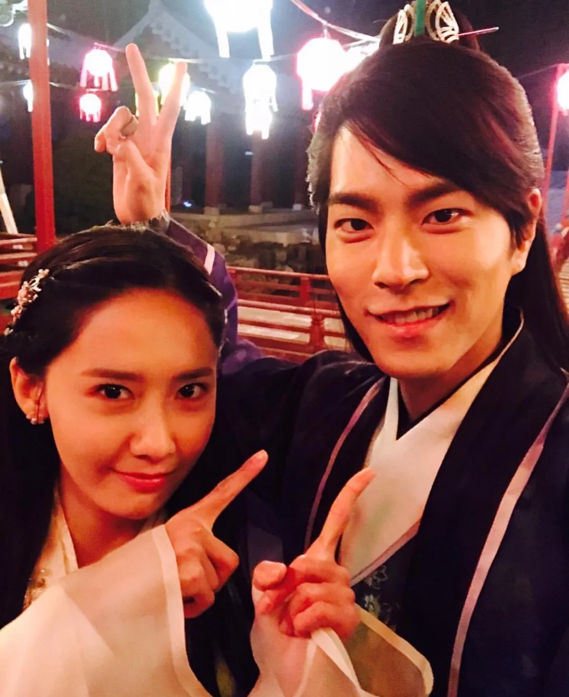 Jong-Hyun Hong and Im Yoon-ah in The King Loves (2017)