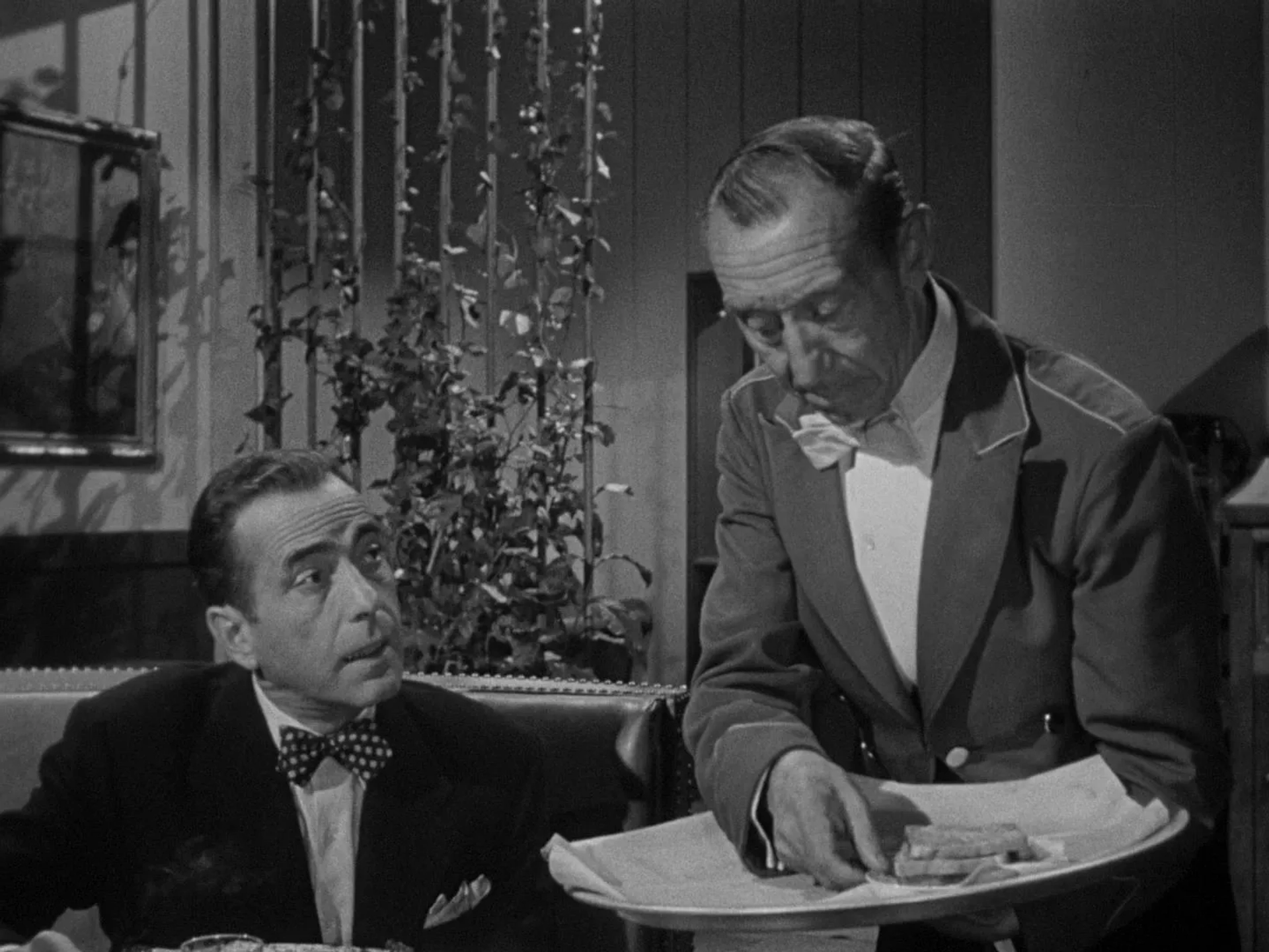 Humphrey Bogart and George Davis in In a Lonely Place (1950)