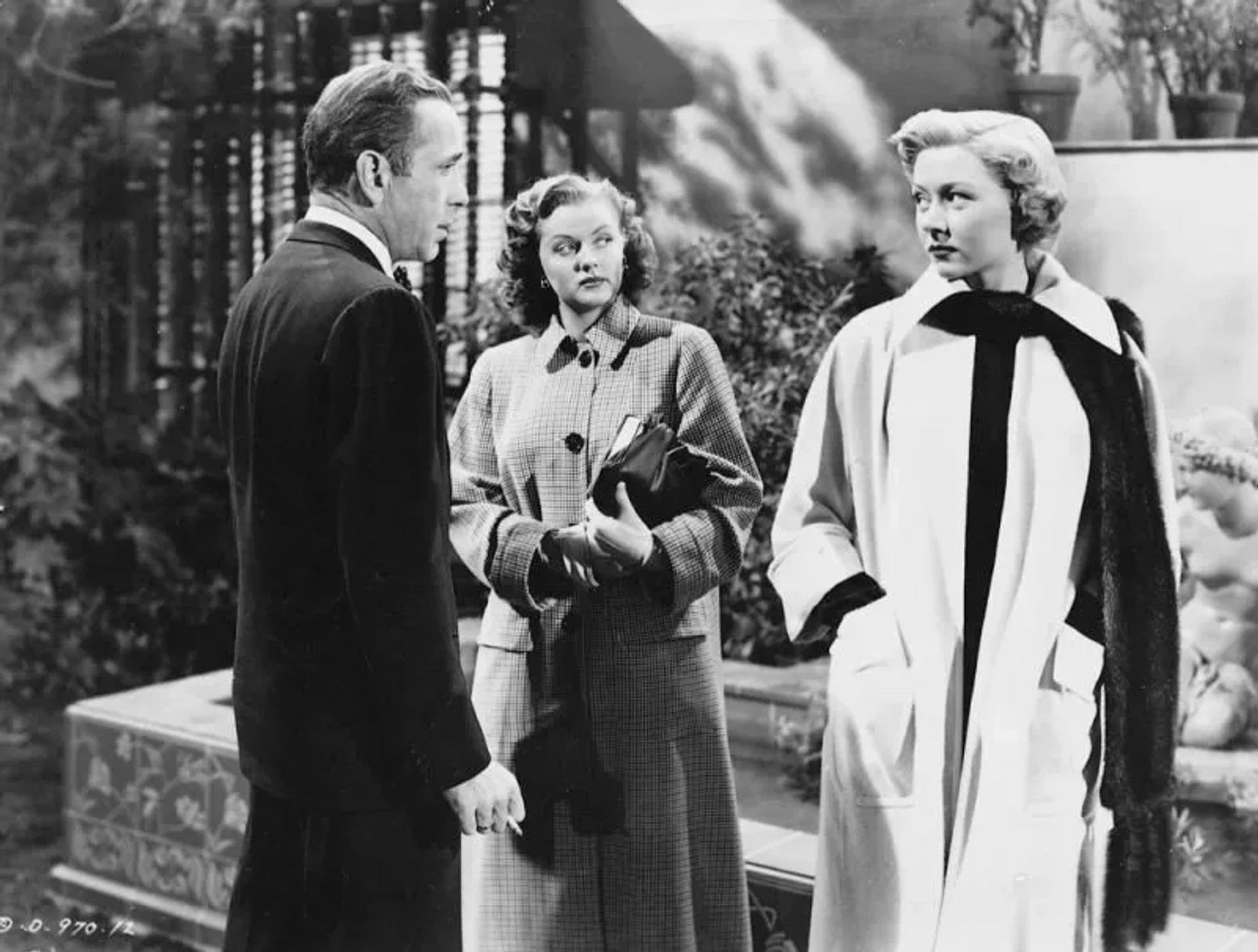 Humphrey Bogart, Gloria Grahame, and Martha Stewart in In a Lonely Place (1950)